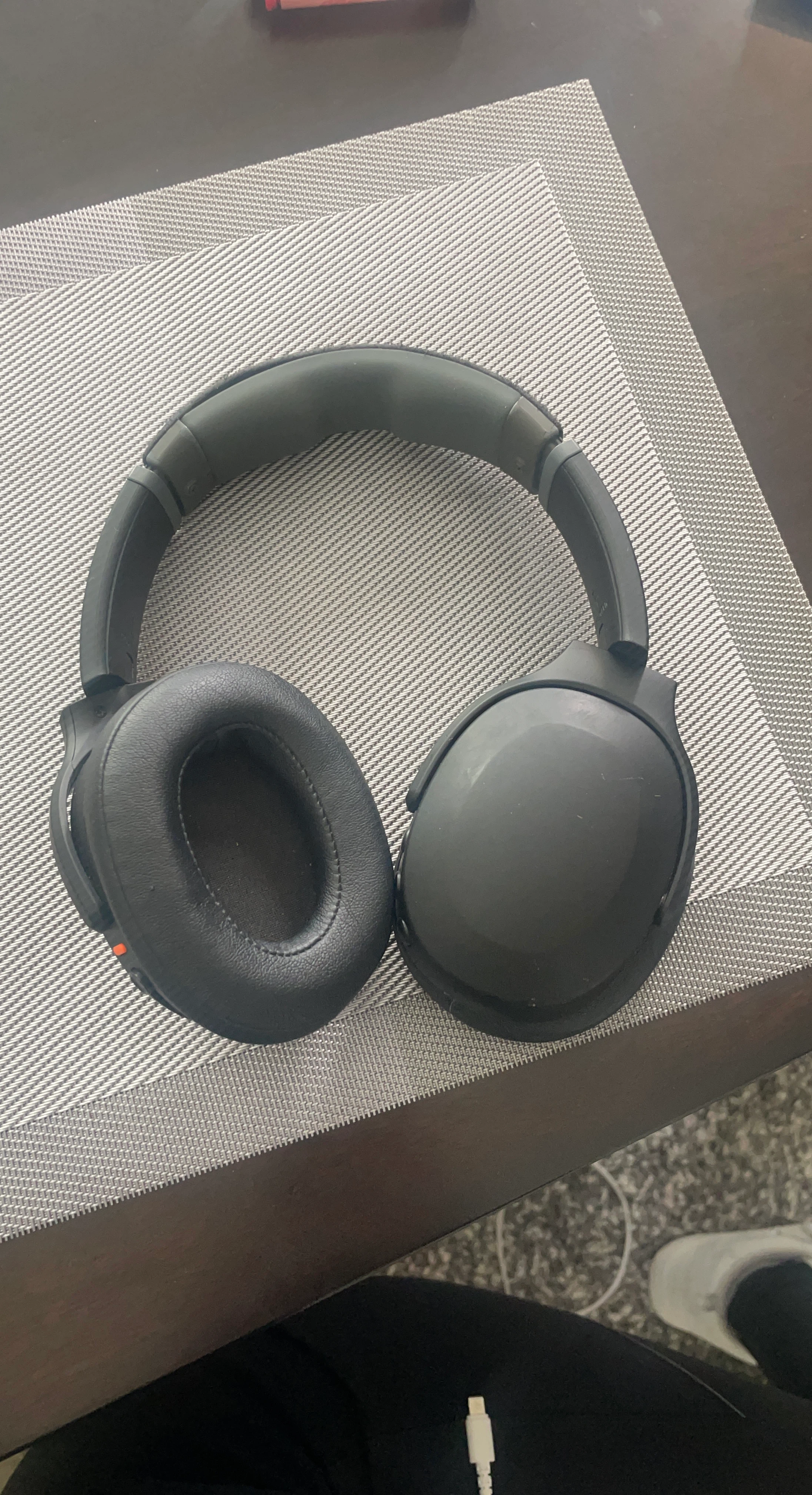Skull candy crusher evo 3  Noise Cancelling Headphones