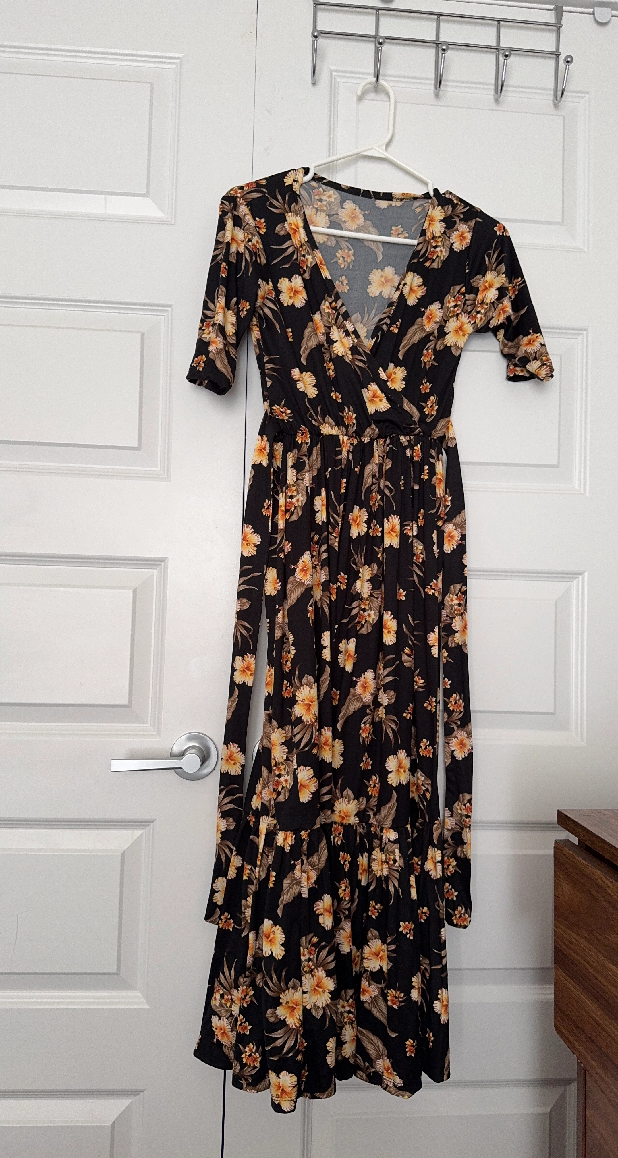 Floral Print Wrap-Style Midi Dress