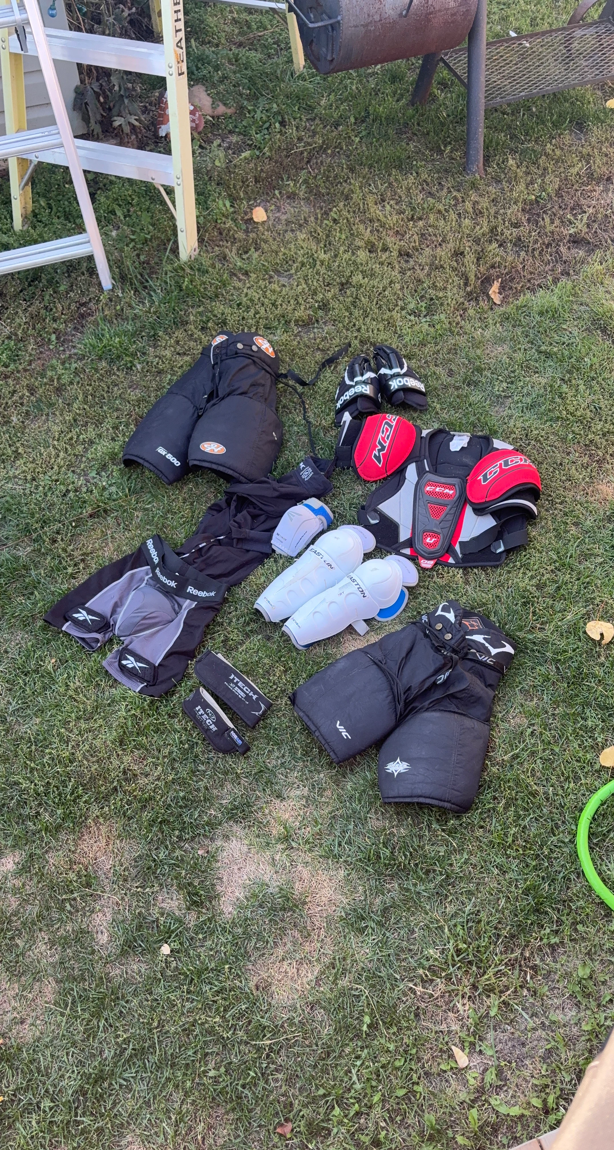 Mixed Hockey Gear Set