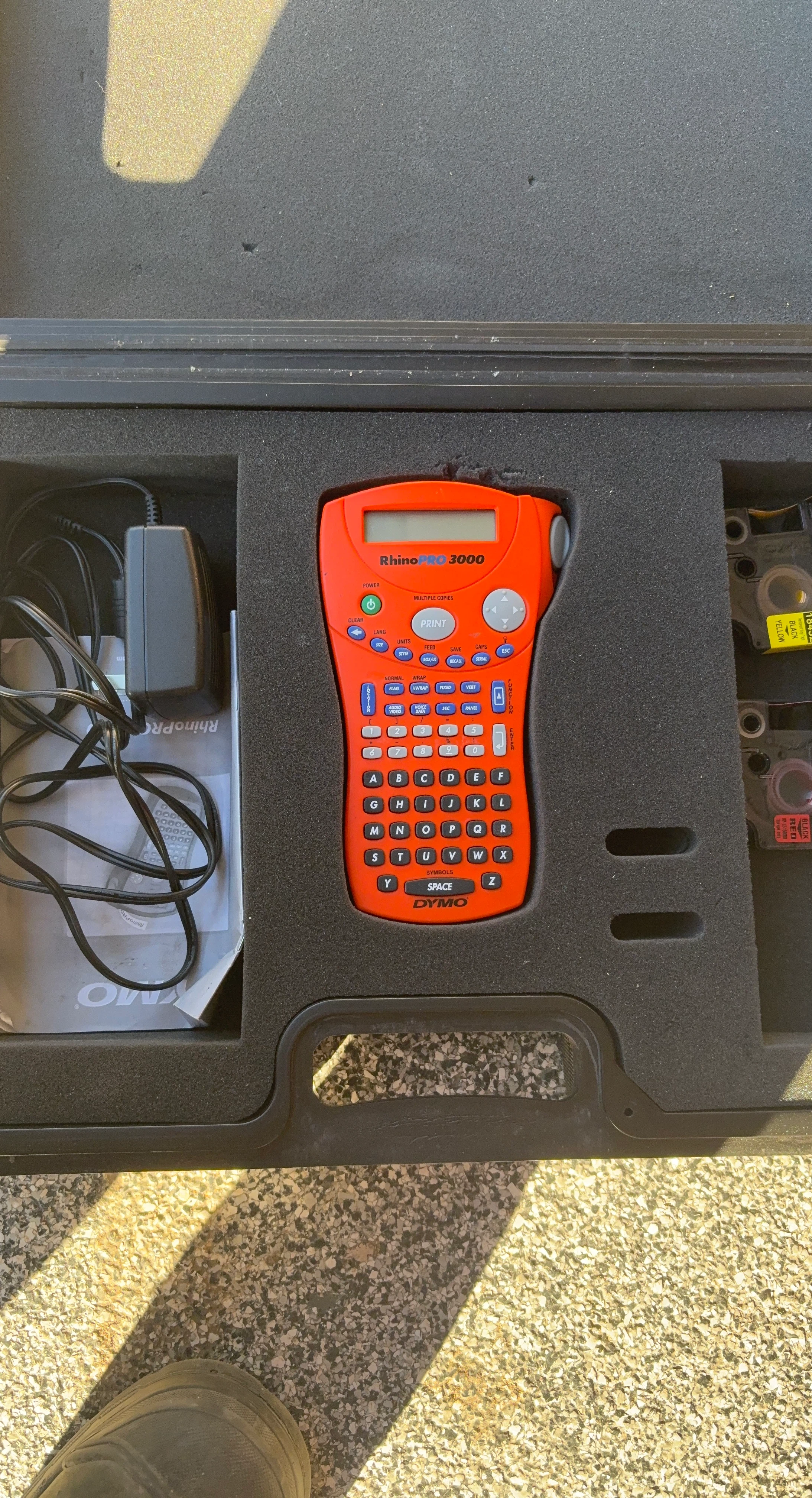 Dymo RhinoPRO 3000 Label Maker Kit