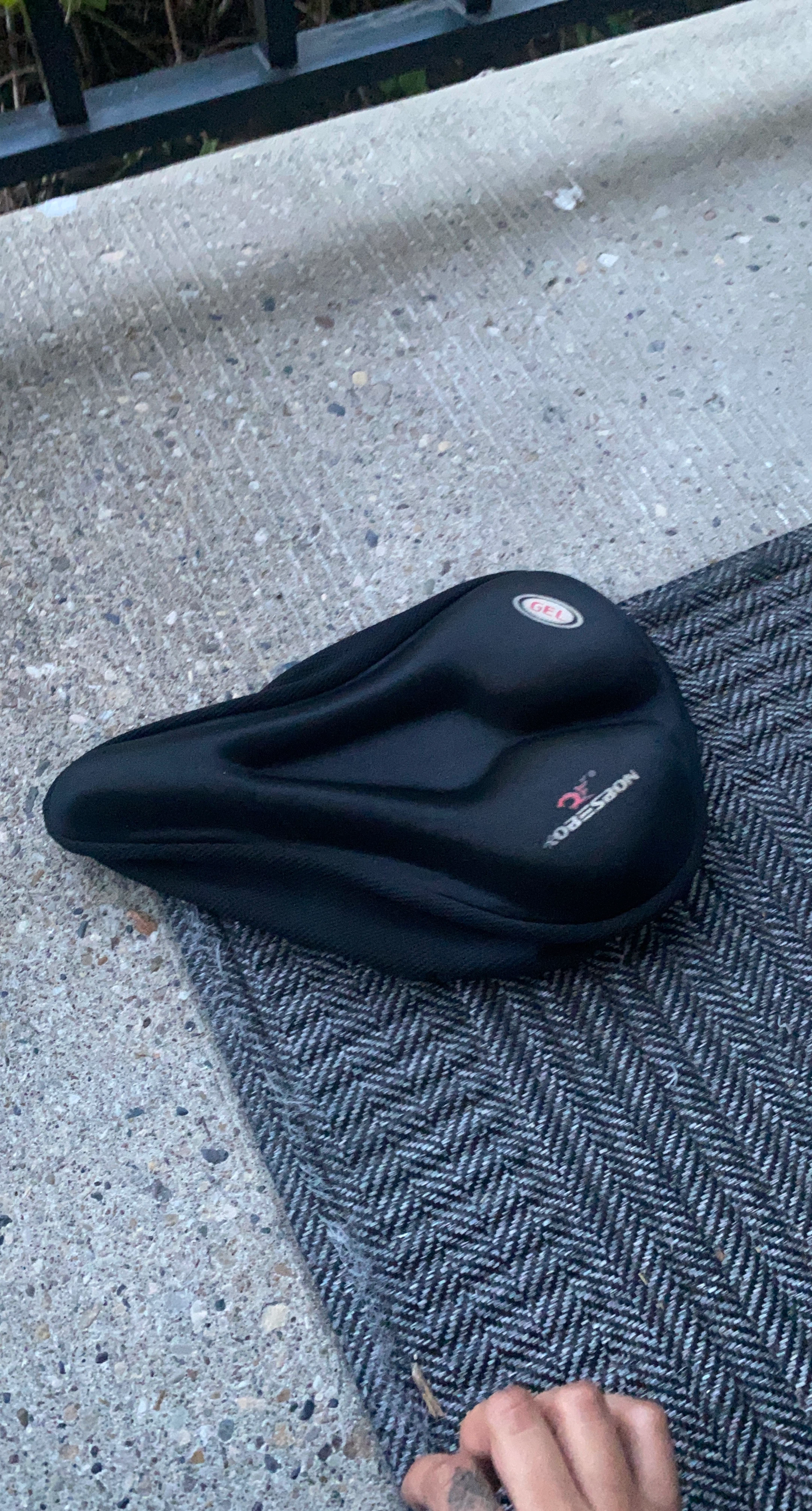 Robeson Gel Bike Seat Cover
