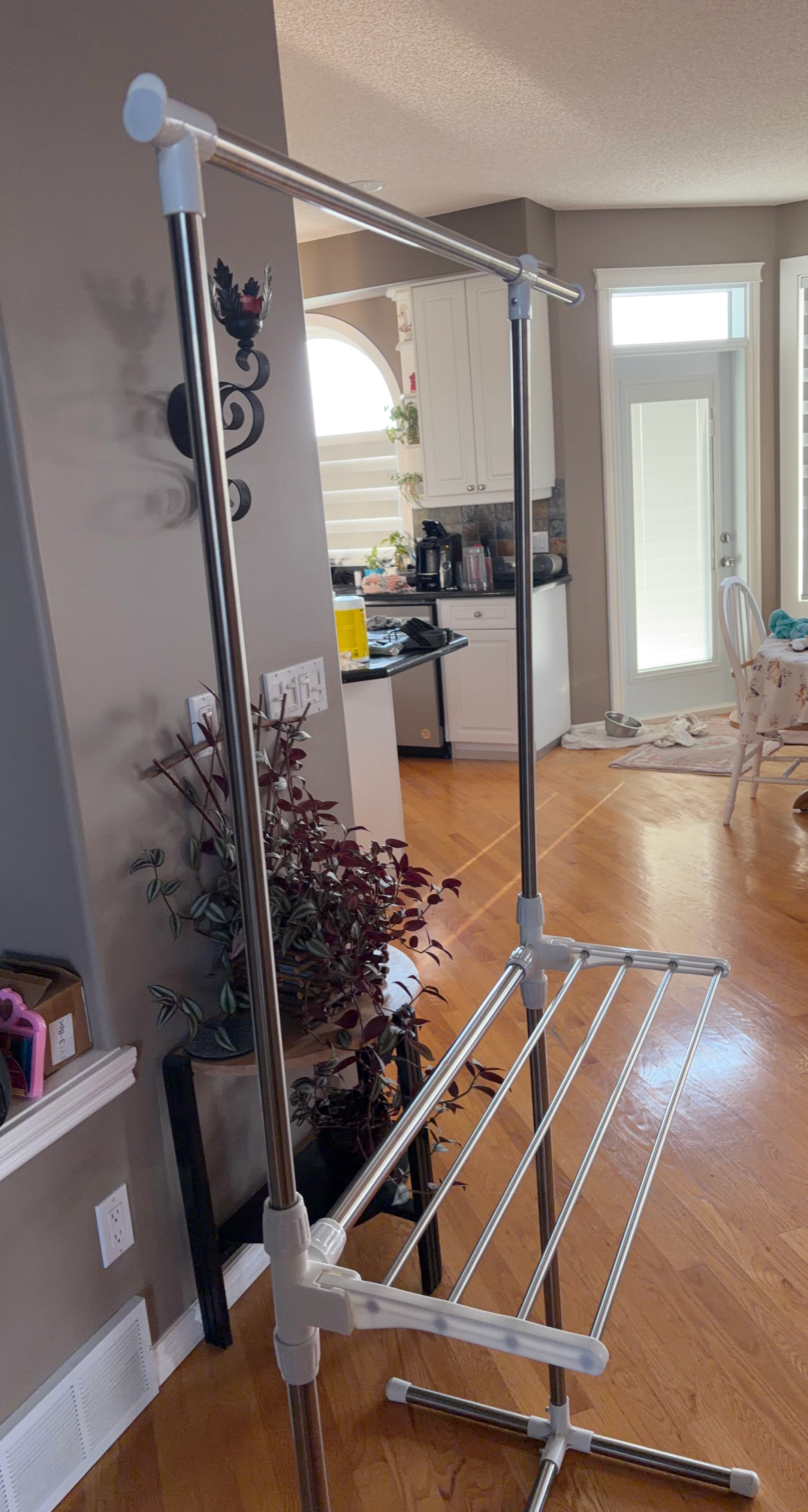 Metal clothes drying rack