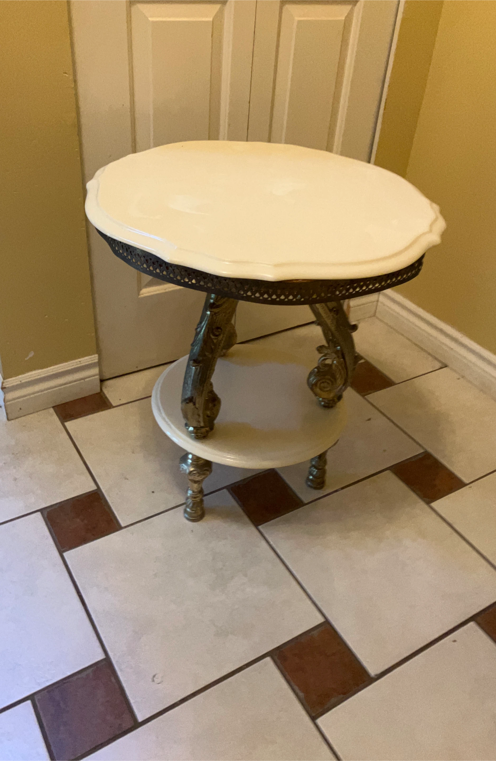 Vintage Style Round Accent Table