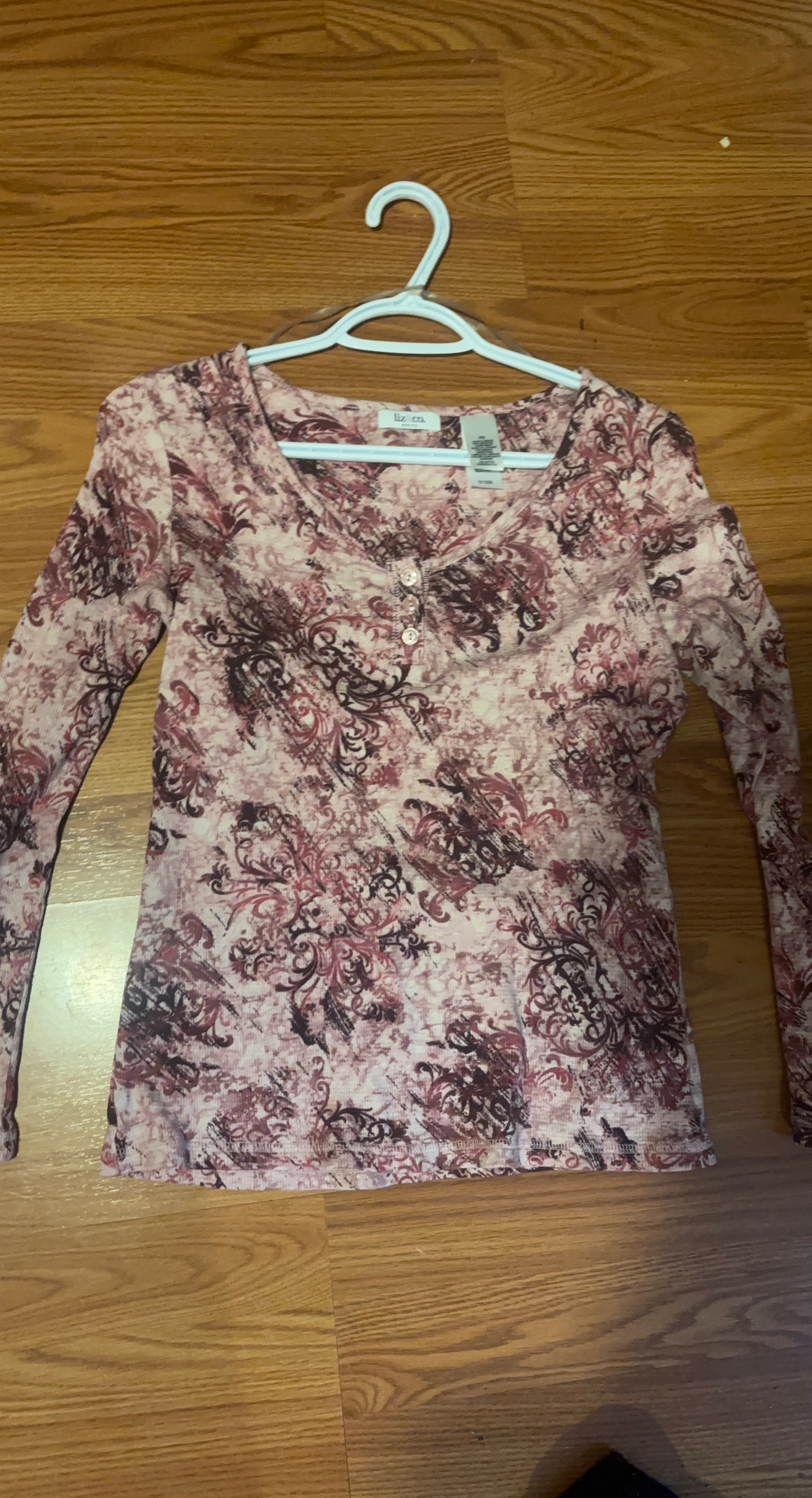 liz co. long sleeve henley top