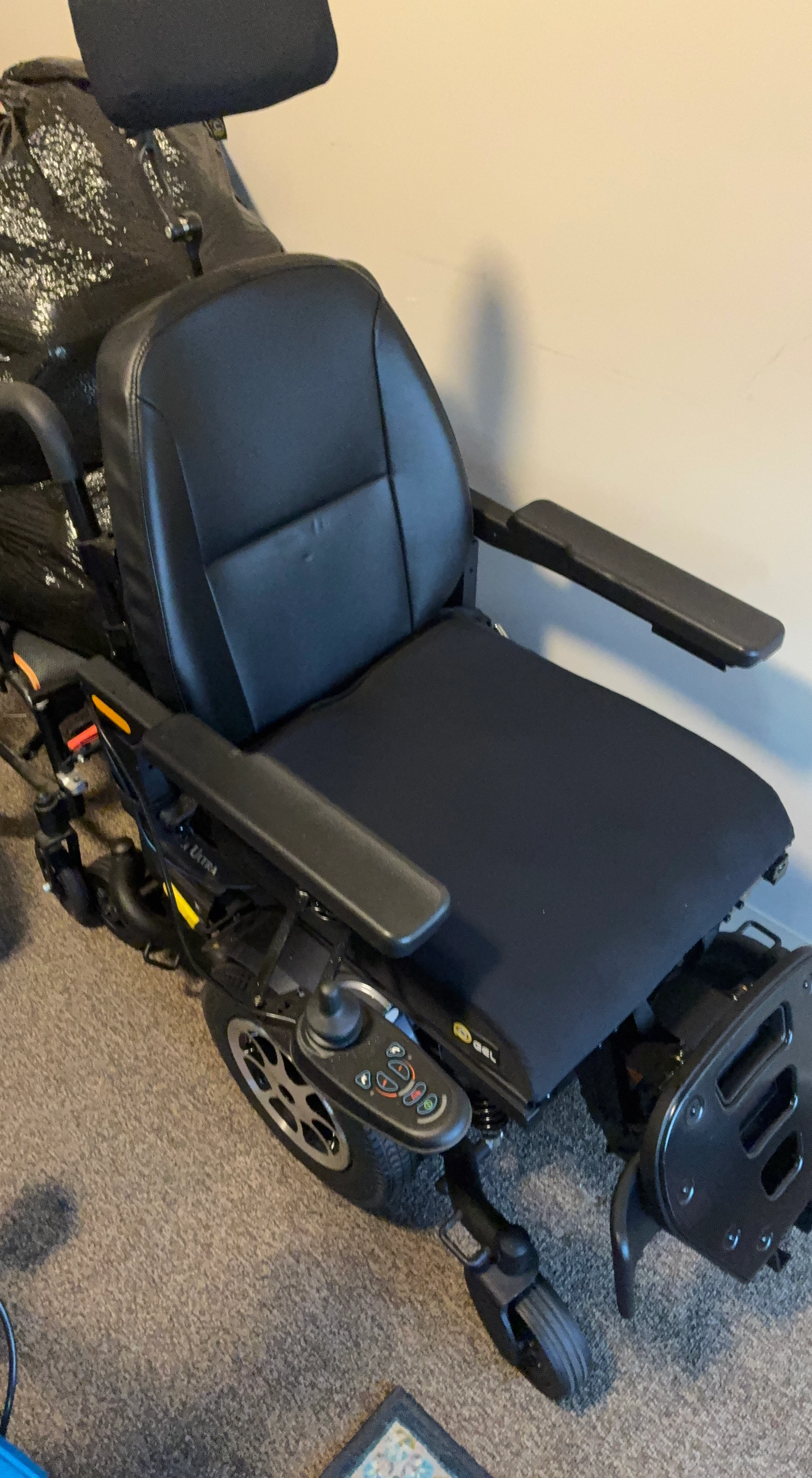 Jazzy Select 6 Ultra Power Chair
