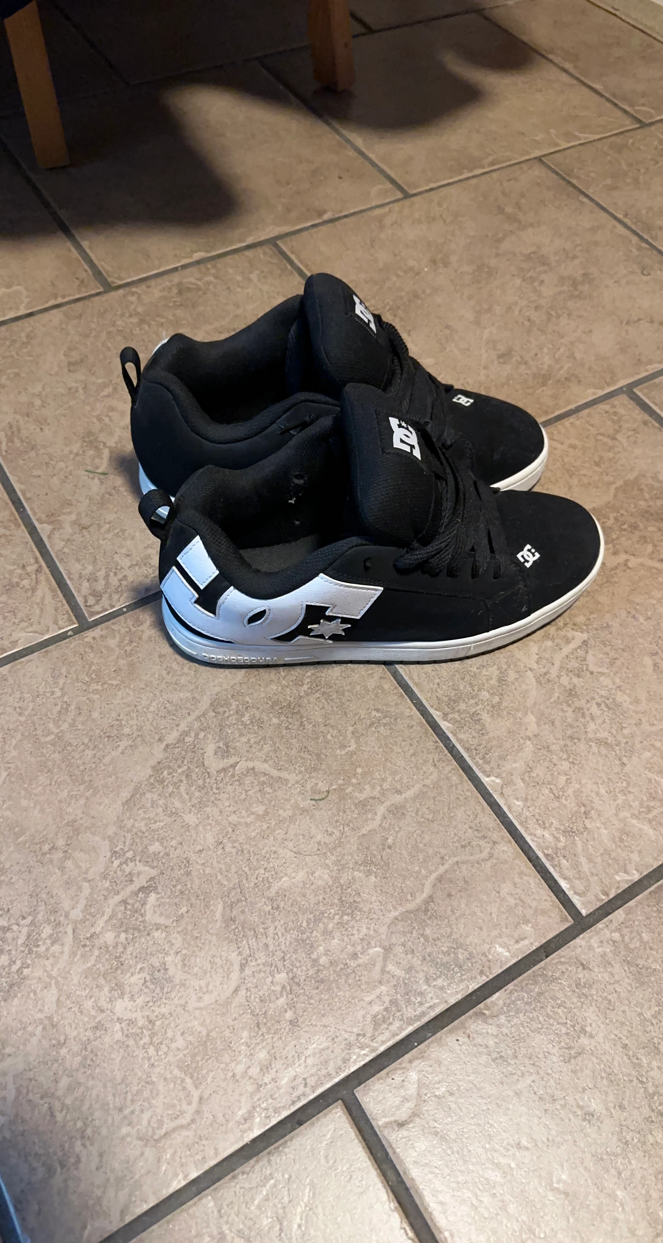 DC Shoes black and white skate shoes