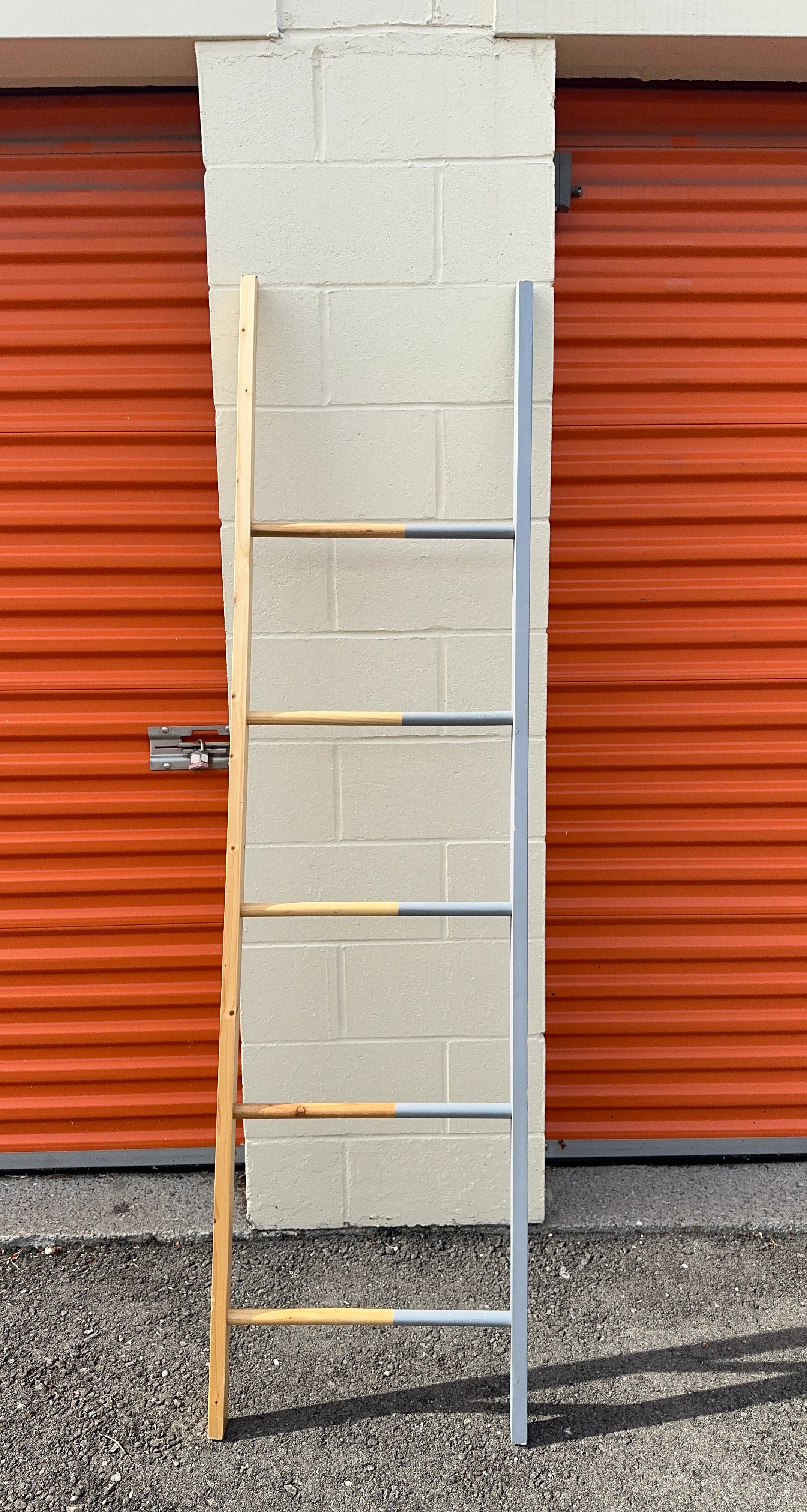 Decorative Blanket Ladder
