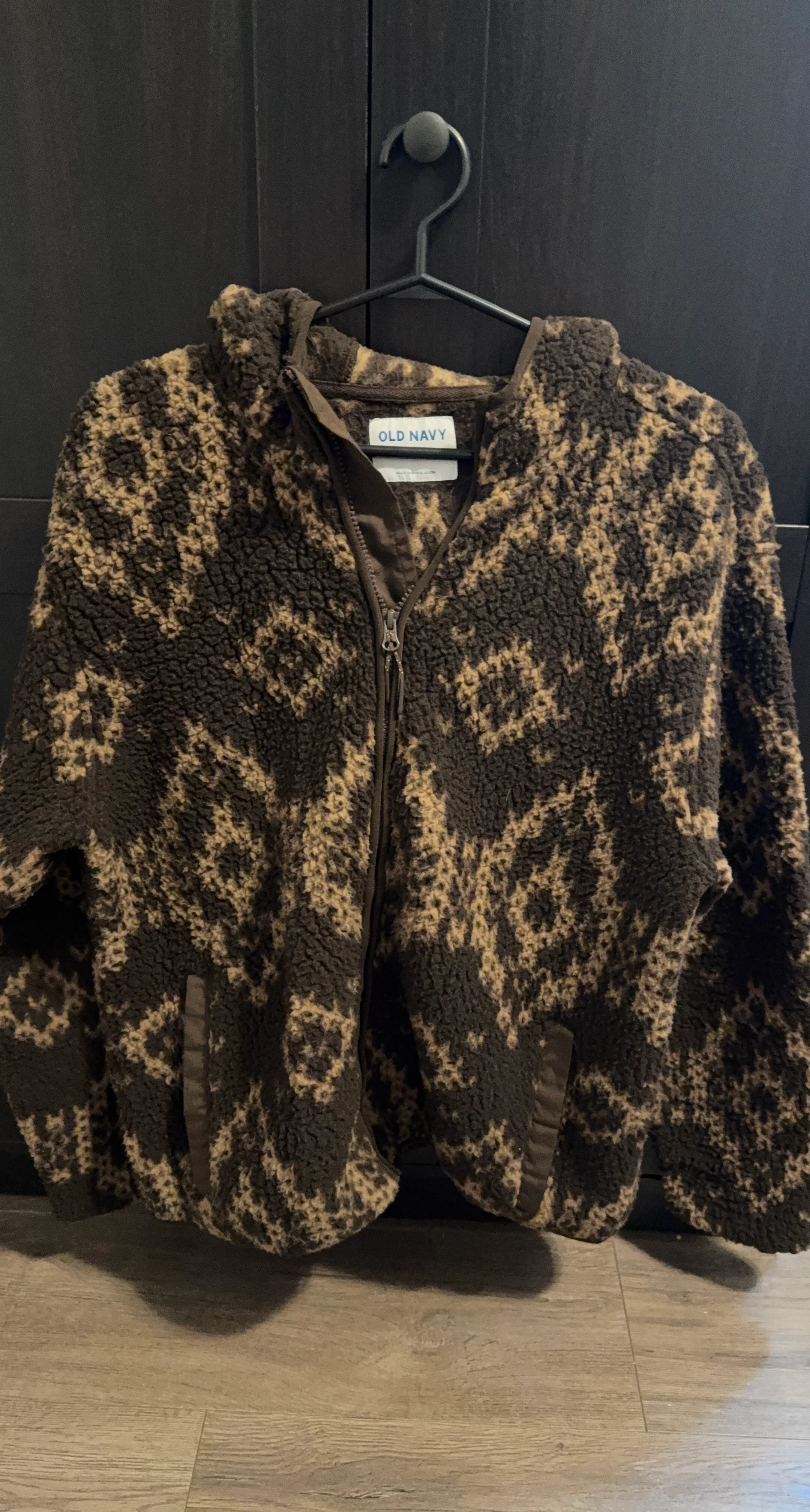 Old Navy patterned sherpa zip-up jacket