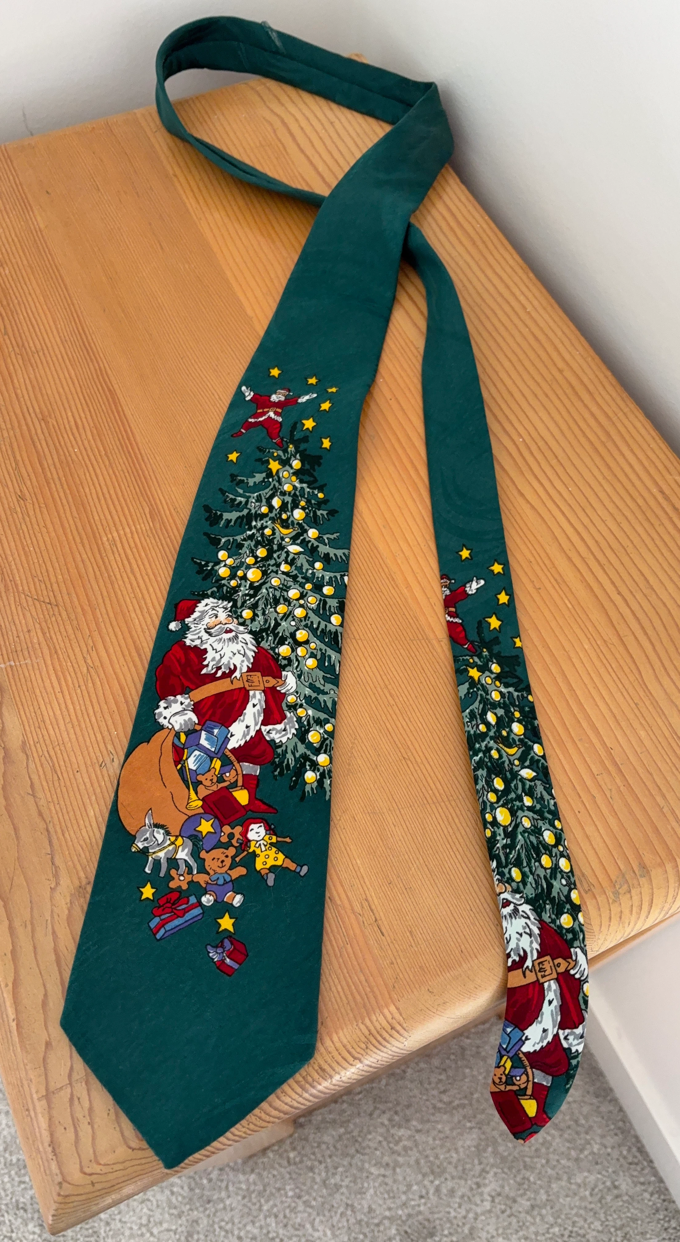 Forsyth Holiday Christmas Tie