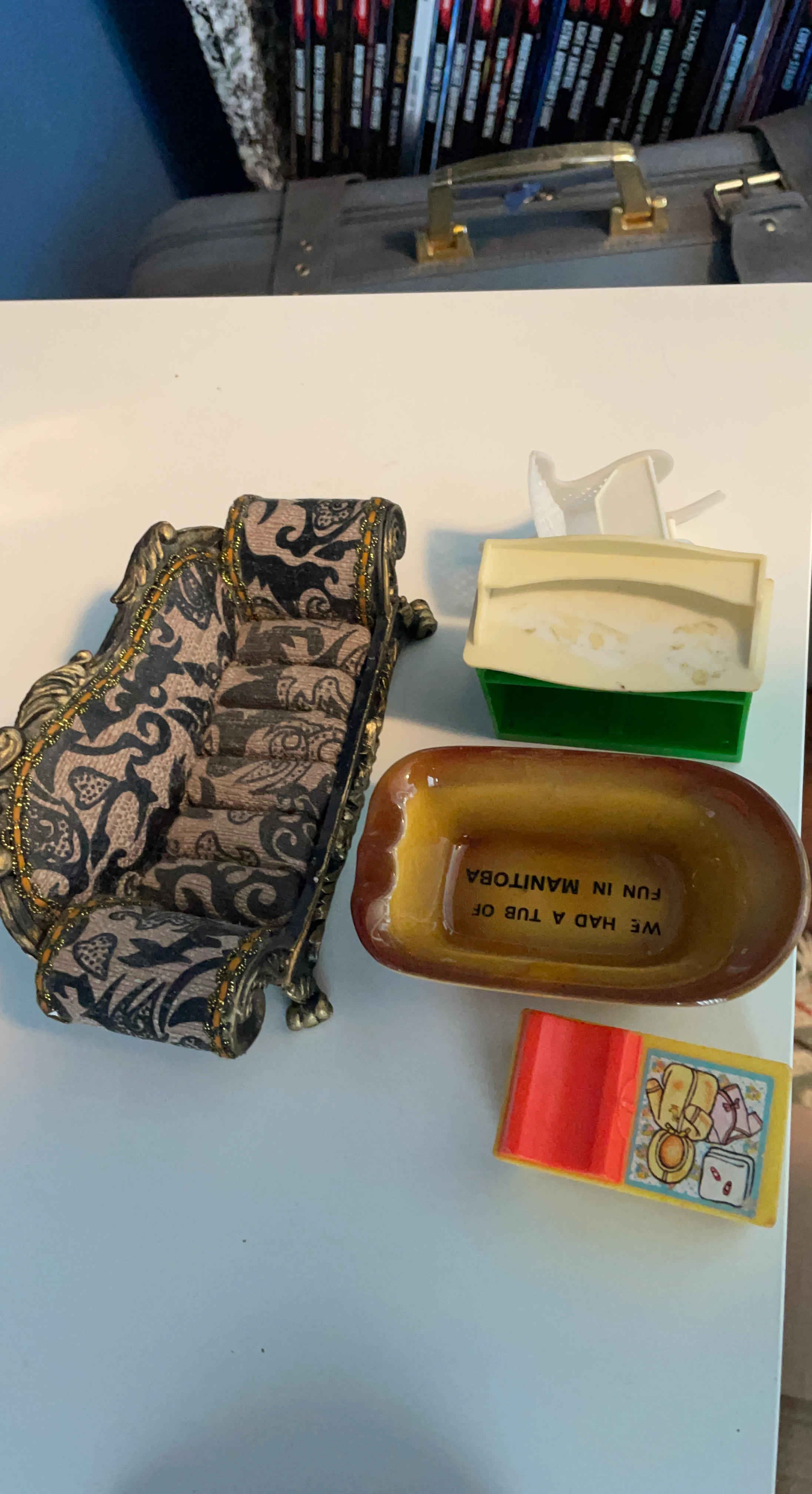 Lot of assorted dollhouse toys