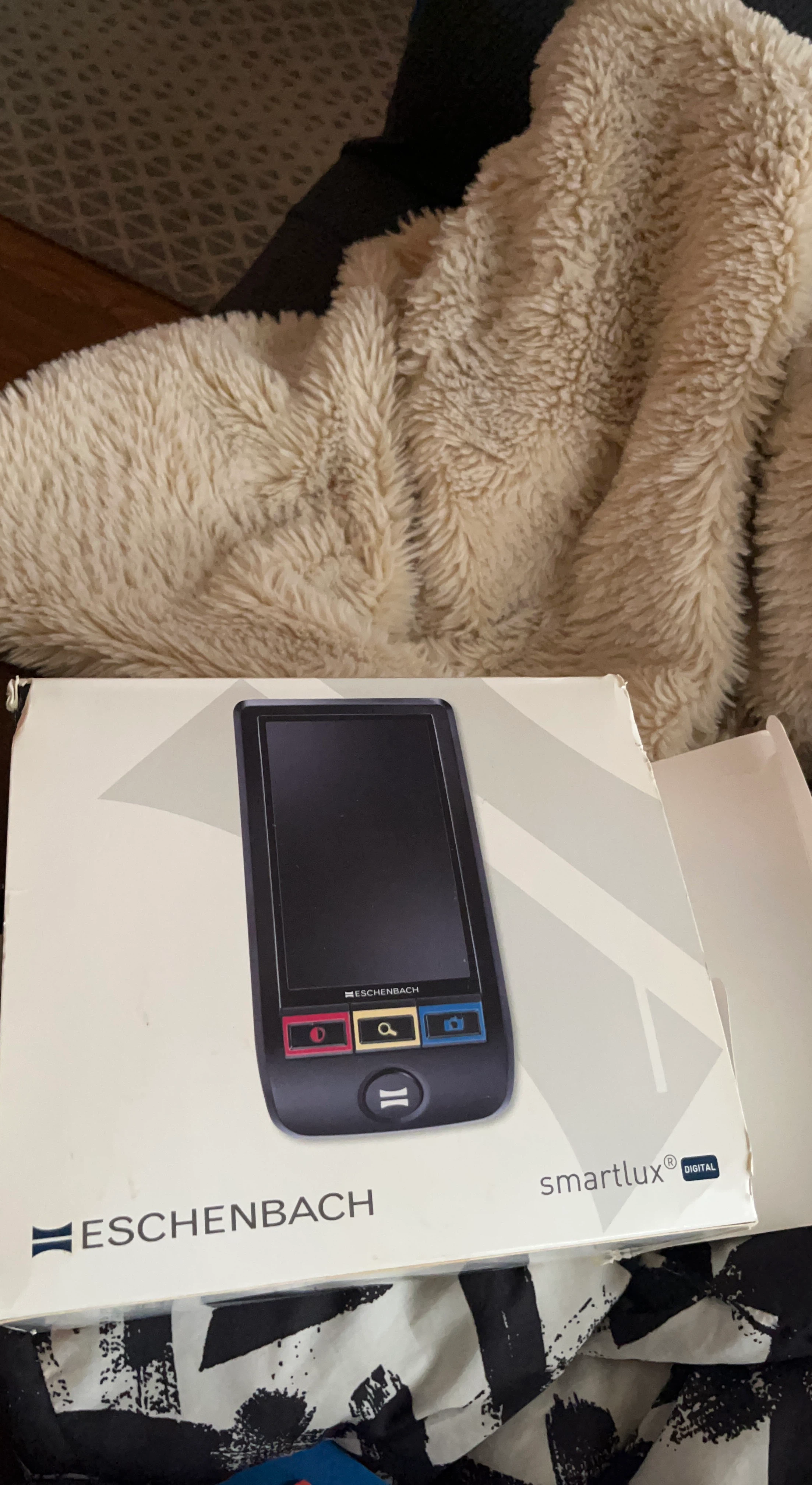 Eschenbach Smartlux Digital Magnifier
