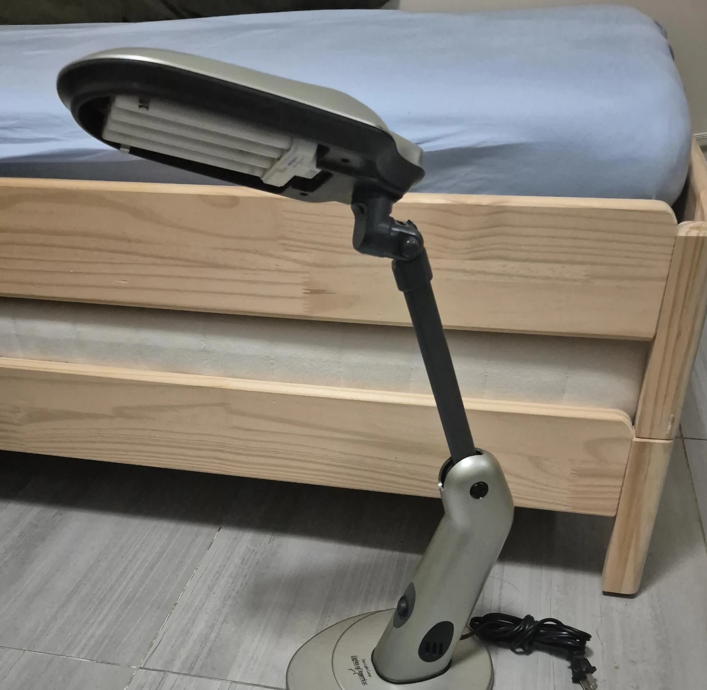 Adjustable Desk Lamp with Fluorescent Bulb