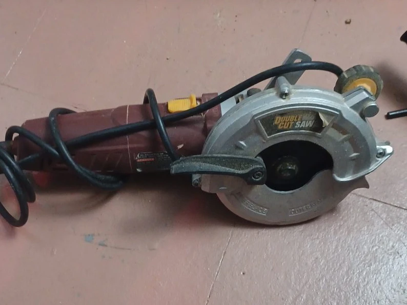 Double Cut Saw power tool