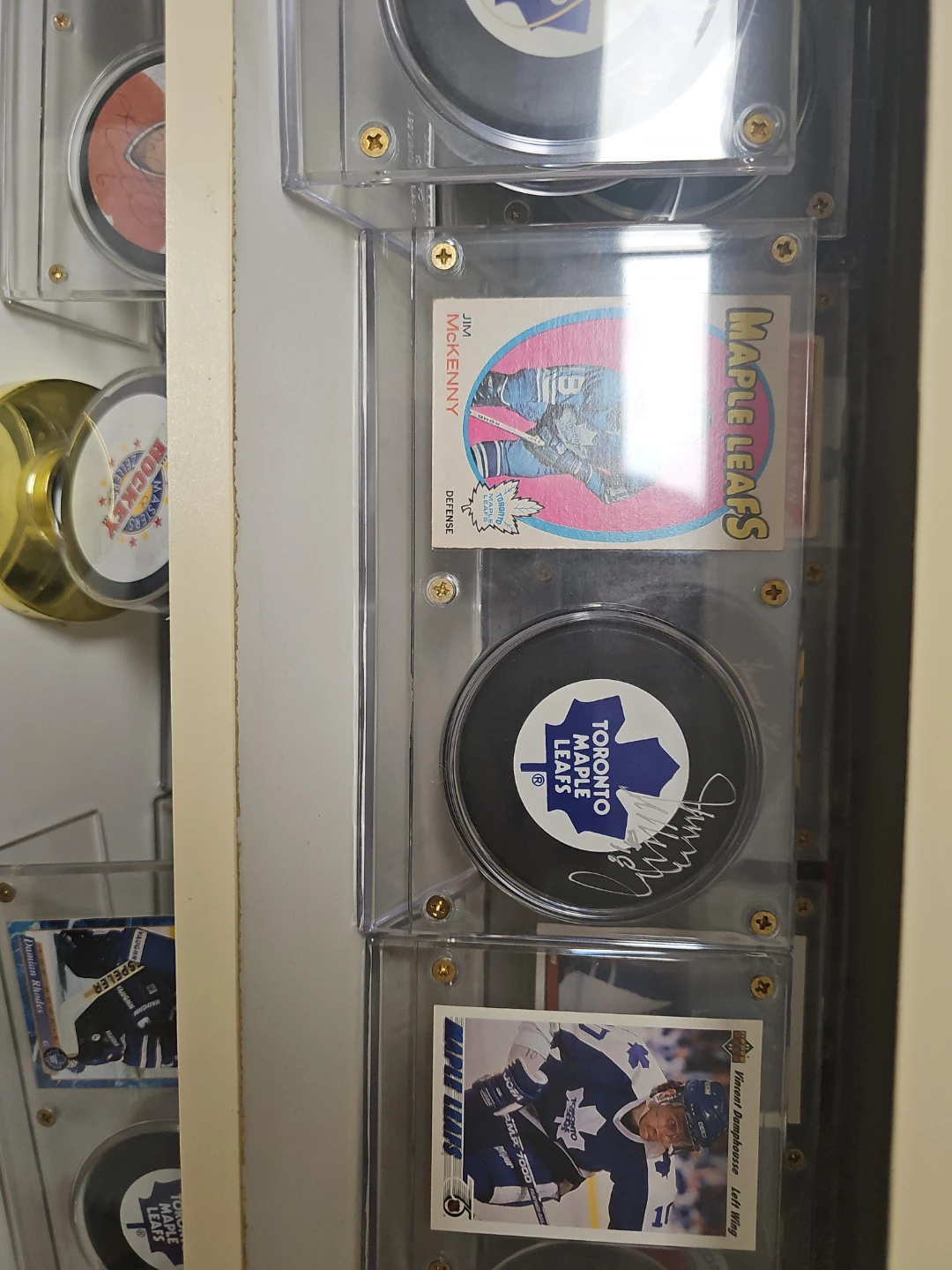 Toronto Maple Leafs Autographed Hockey Puck