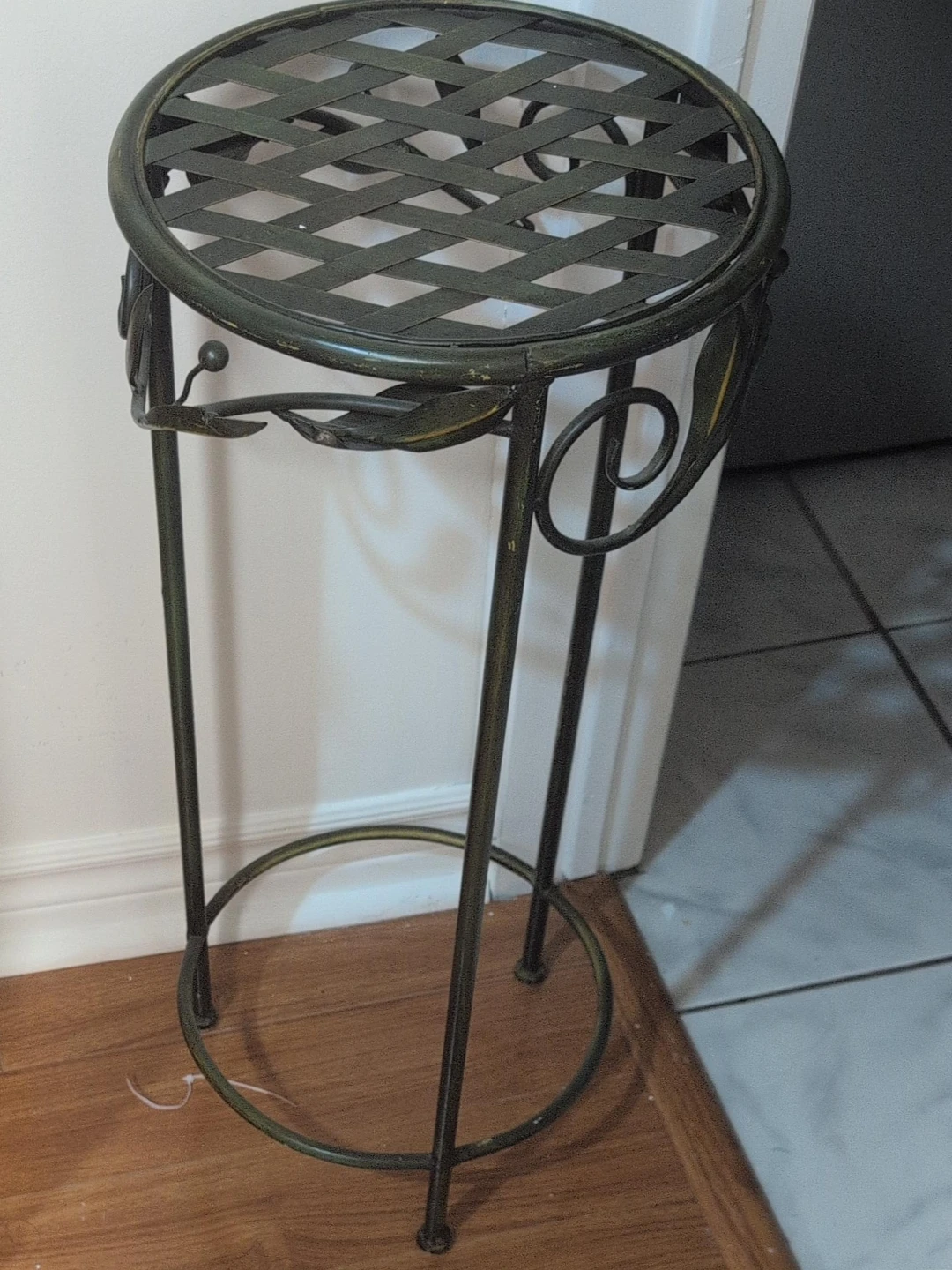 Metal Plant Stand