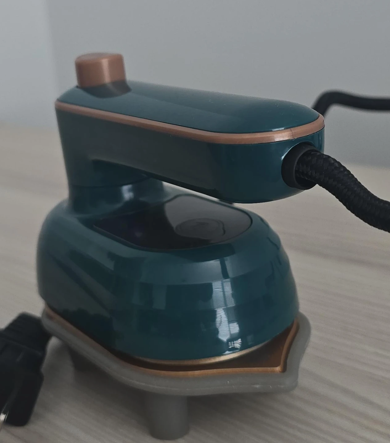 Portable Mini Steam Iron