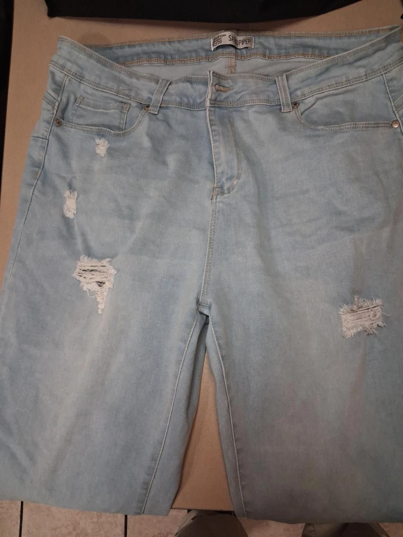 Sandpiper Light Wash Distressed Jeans
