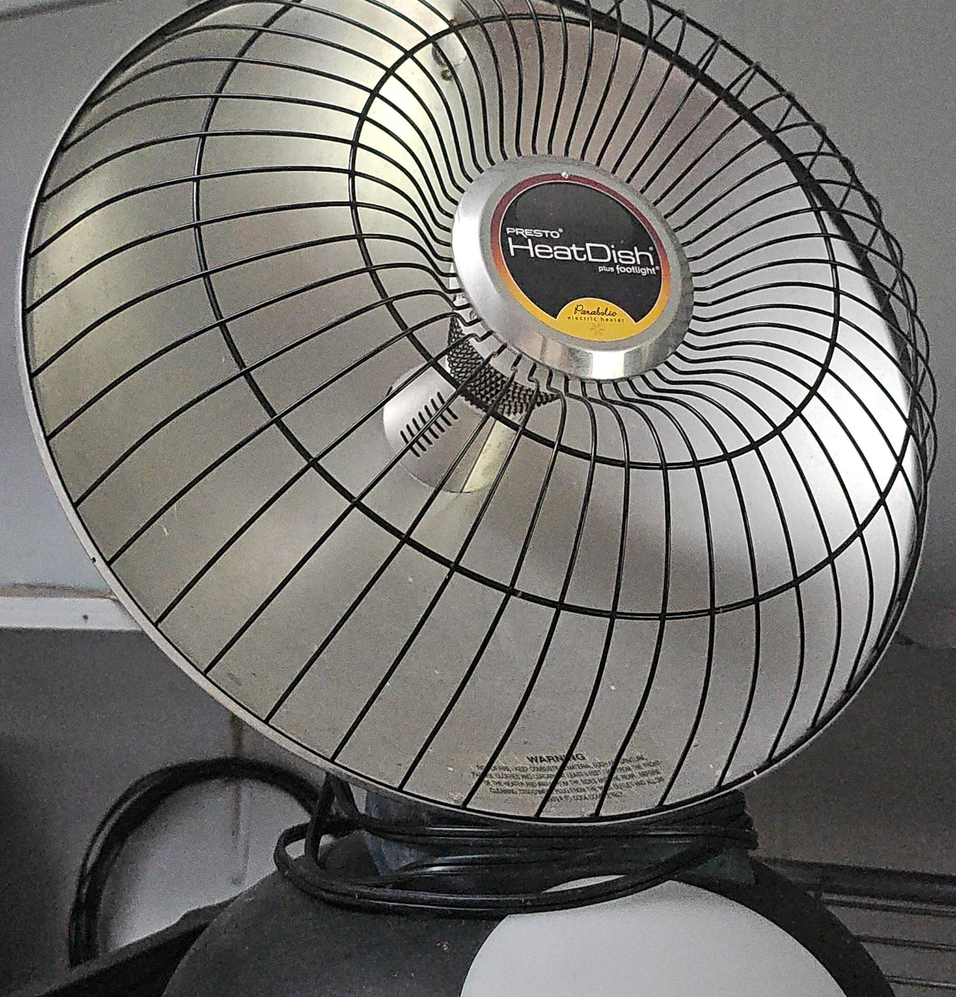 Presto HeatDish Plus Footlight Parabolic Heater