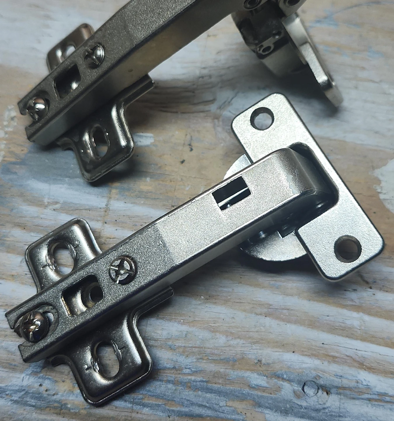Cabinet Hinges