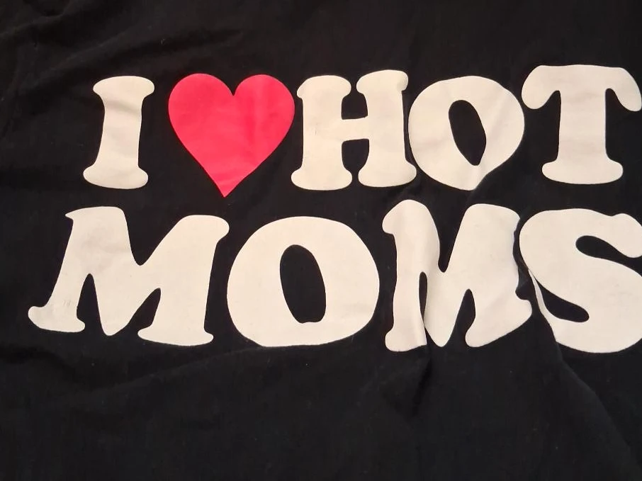 I Heart Hot Moms T-Shirt