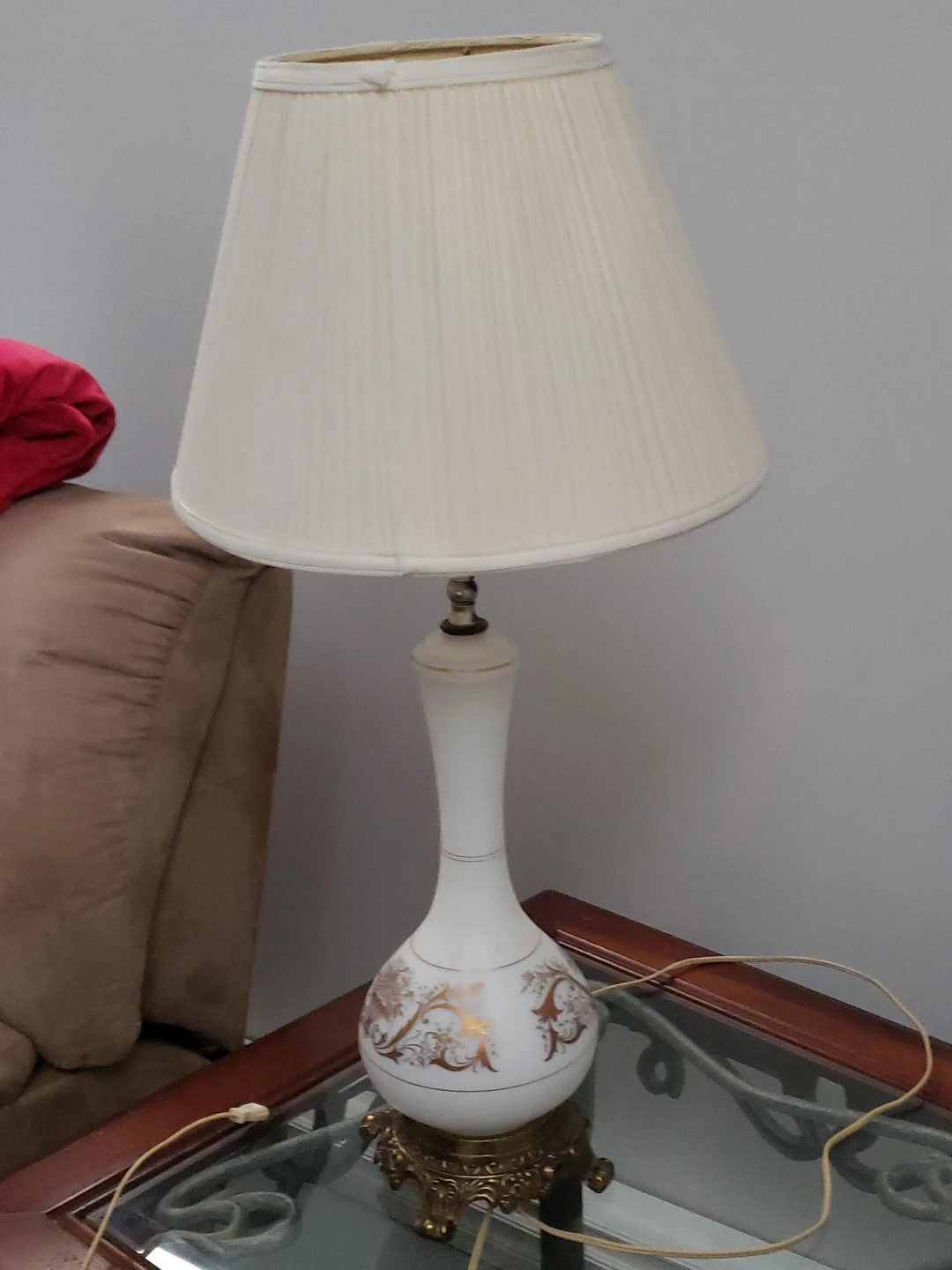 Vintage White and Gold Table Lamp