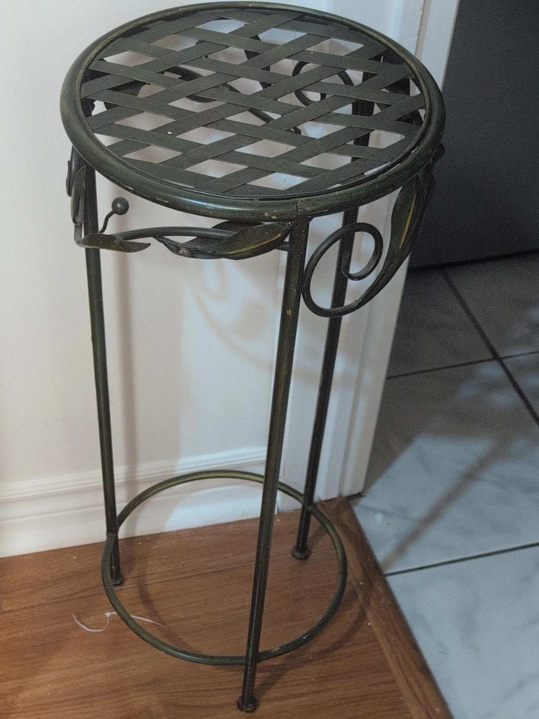 Metal Plant Stand