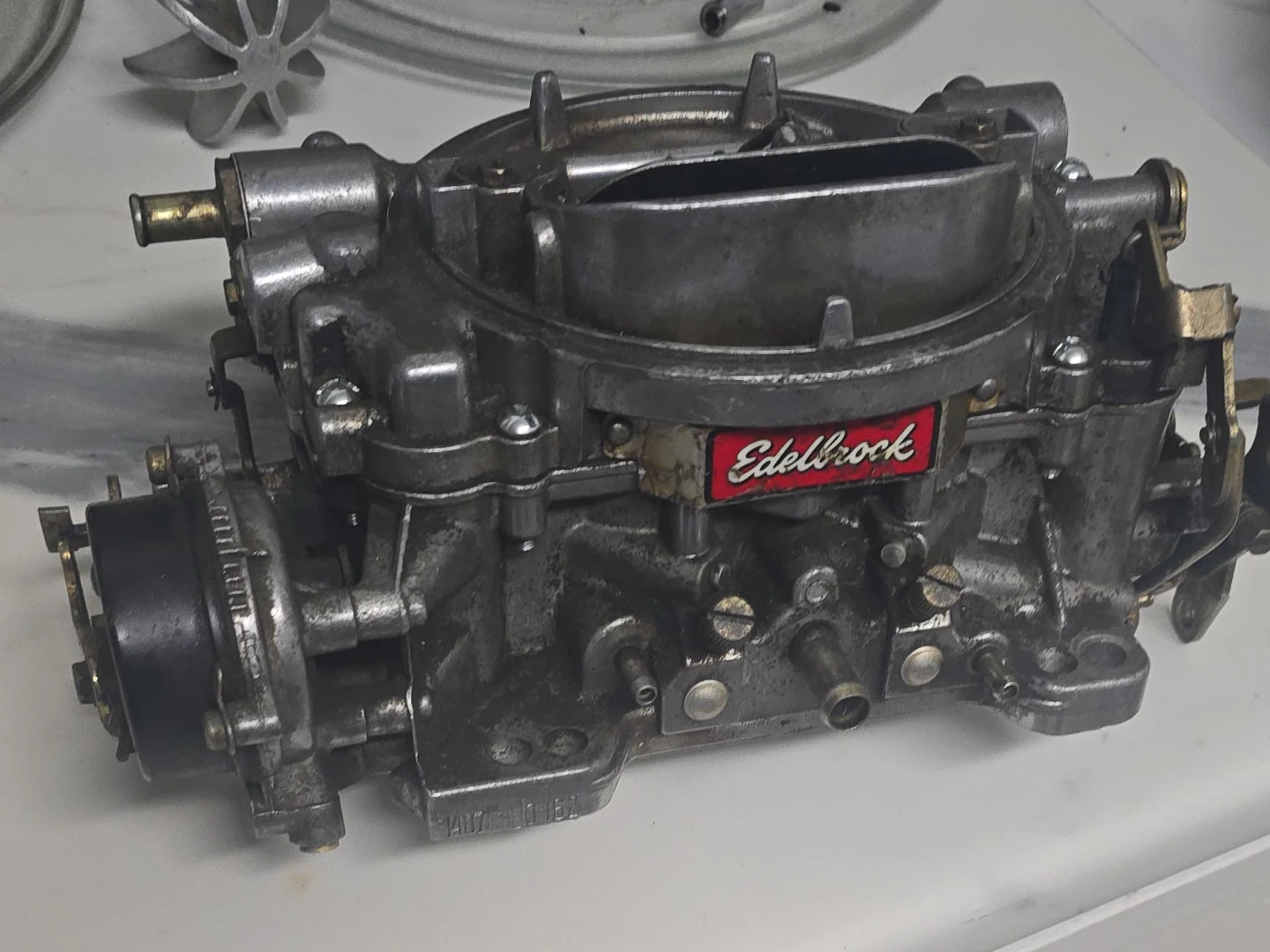 Edelbrock 1407 840CFM Carburetor