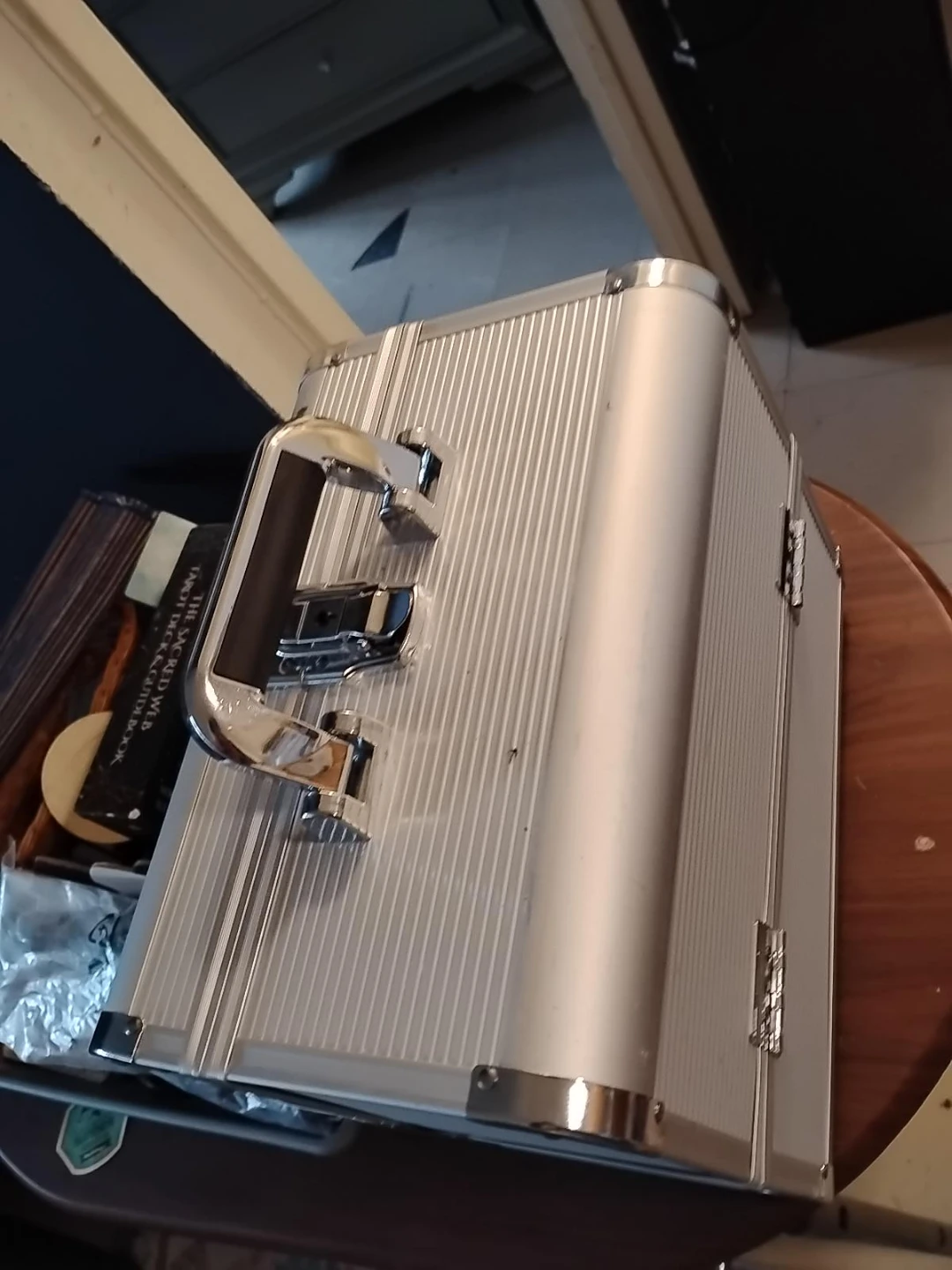 Belmonda Aluminum Makeup Case