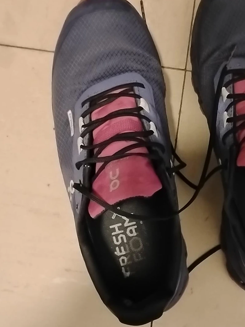 On Running Waterproof Shoes Women's Size 7