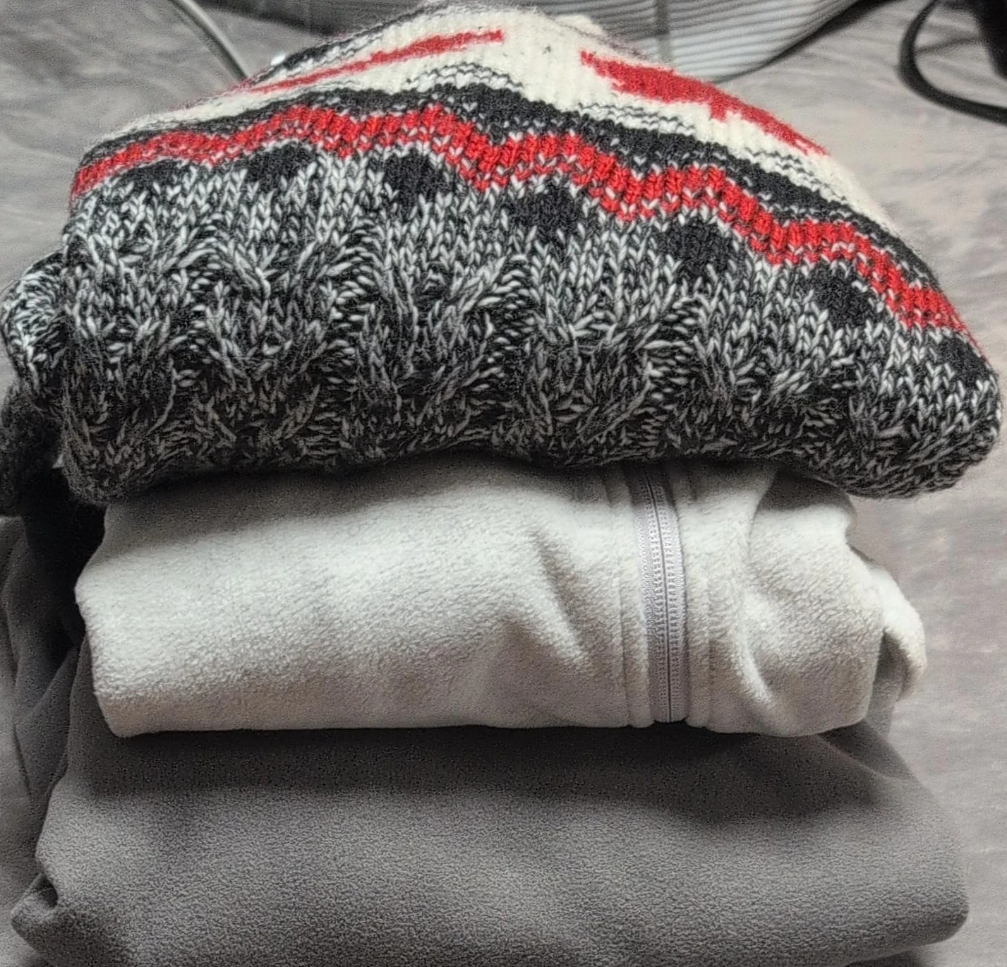 Three piece winter clothing bundle $30
