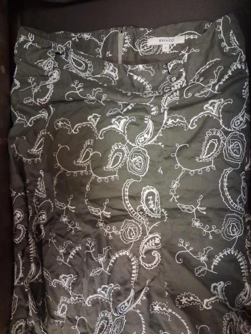 RW&CO Embroidered Paisley Skirt Size 8