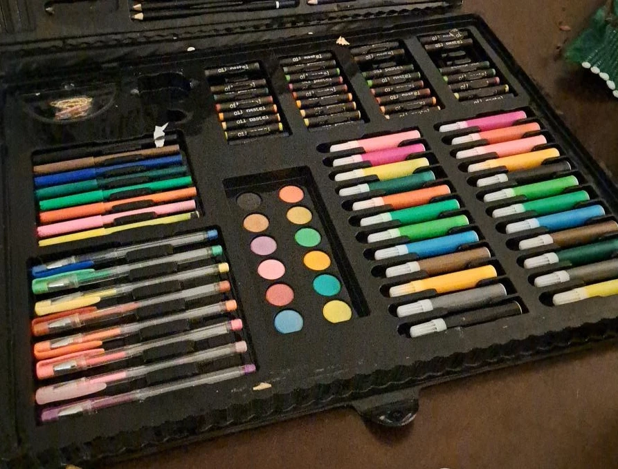 Deluxe Multi-Piece Art Supply Set