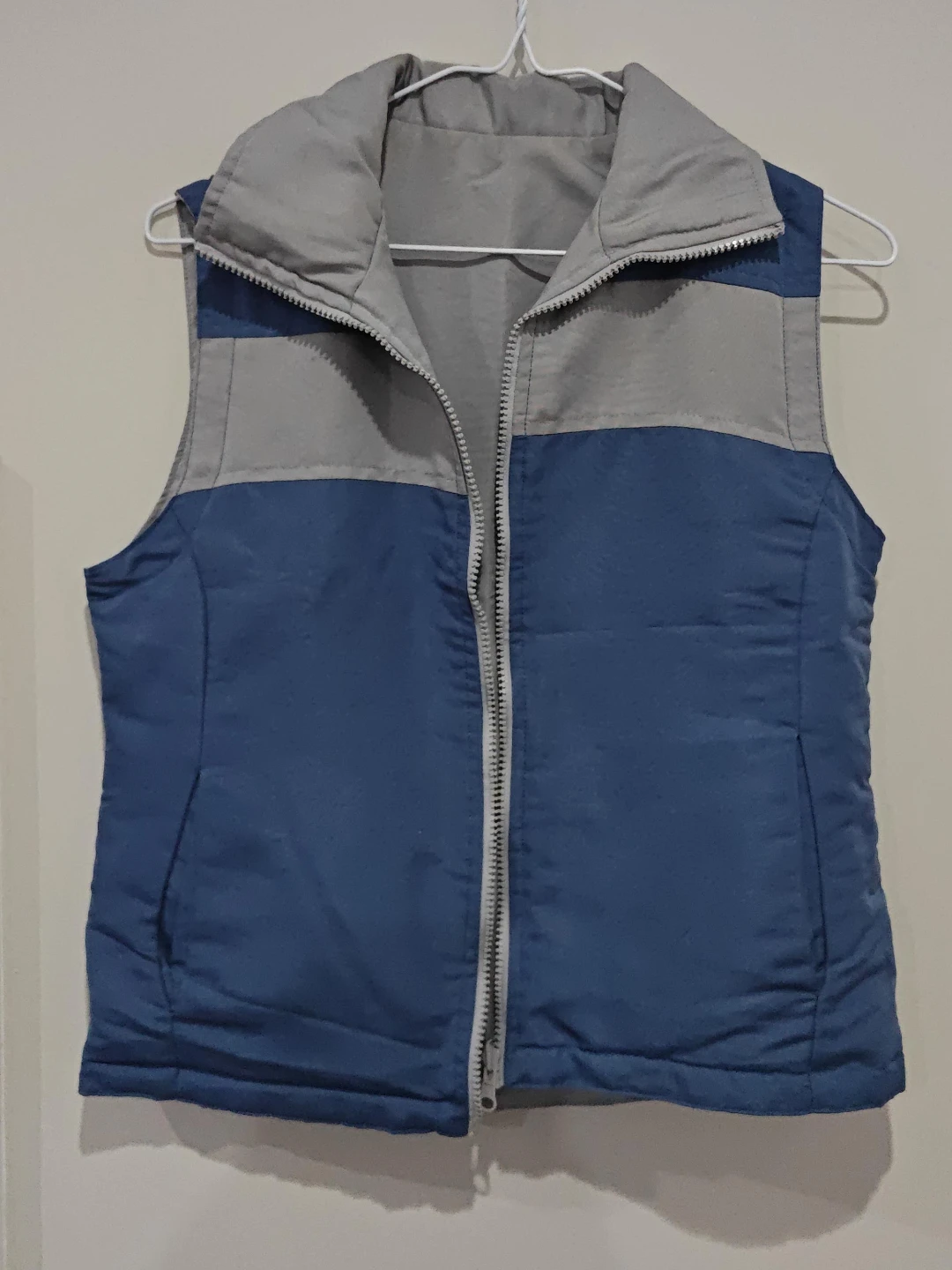Reversible lightly padded vest