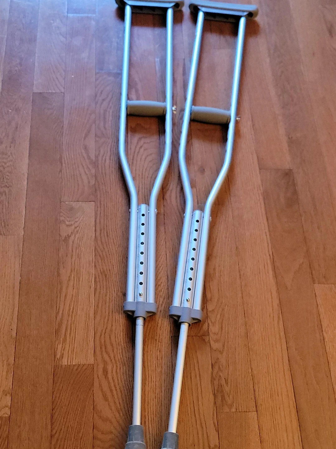 Adjustable Aluminum Underarm Crutches