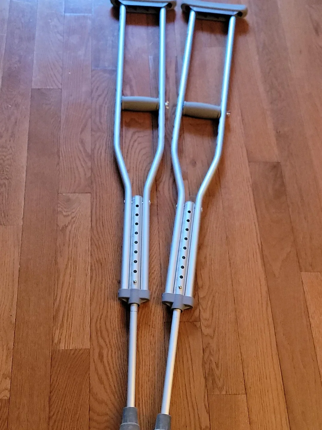 Adjustable Aluminum Underarm Crutches