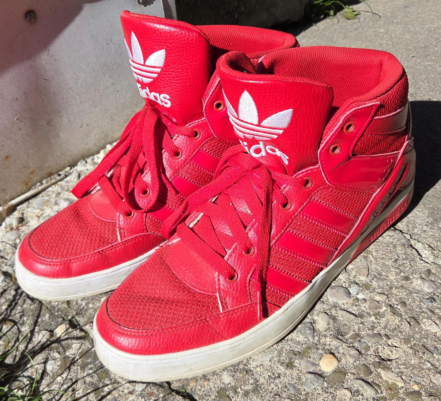Adidas Originals Mid-Top Sneakers Red