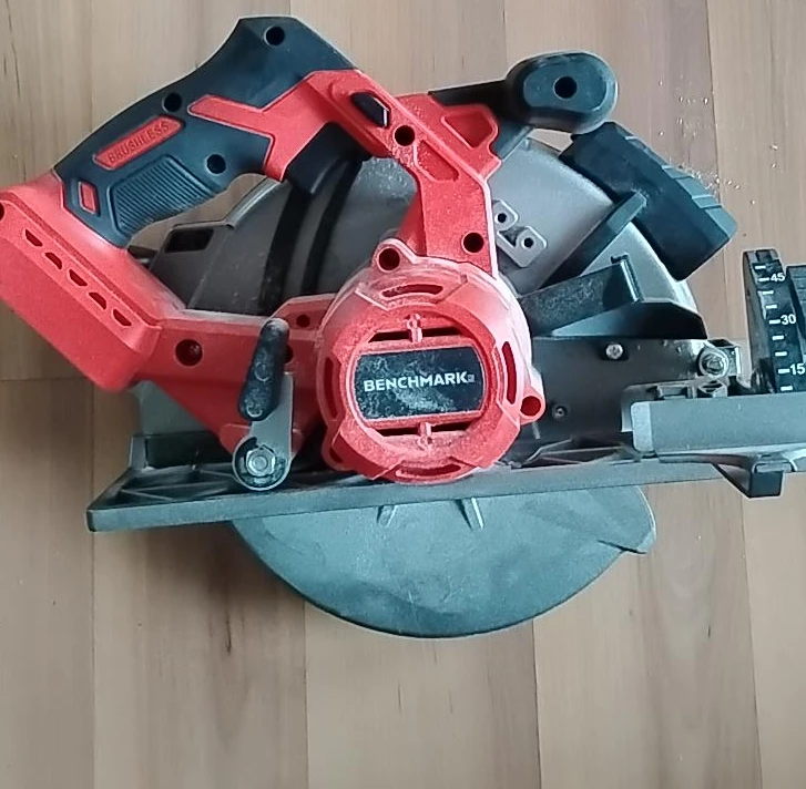 Benchmark Circular Saw