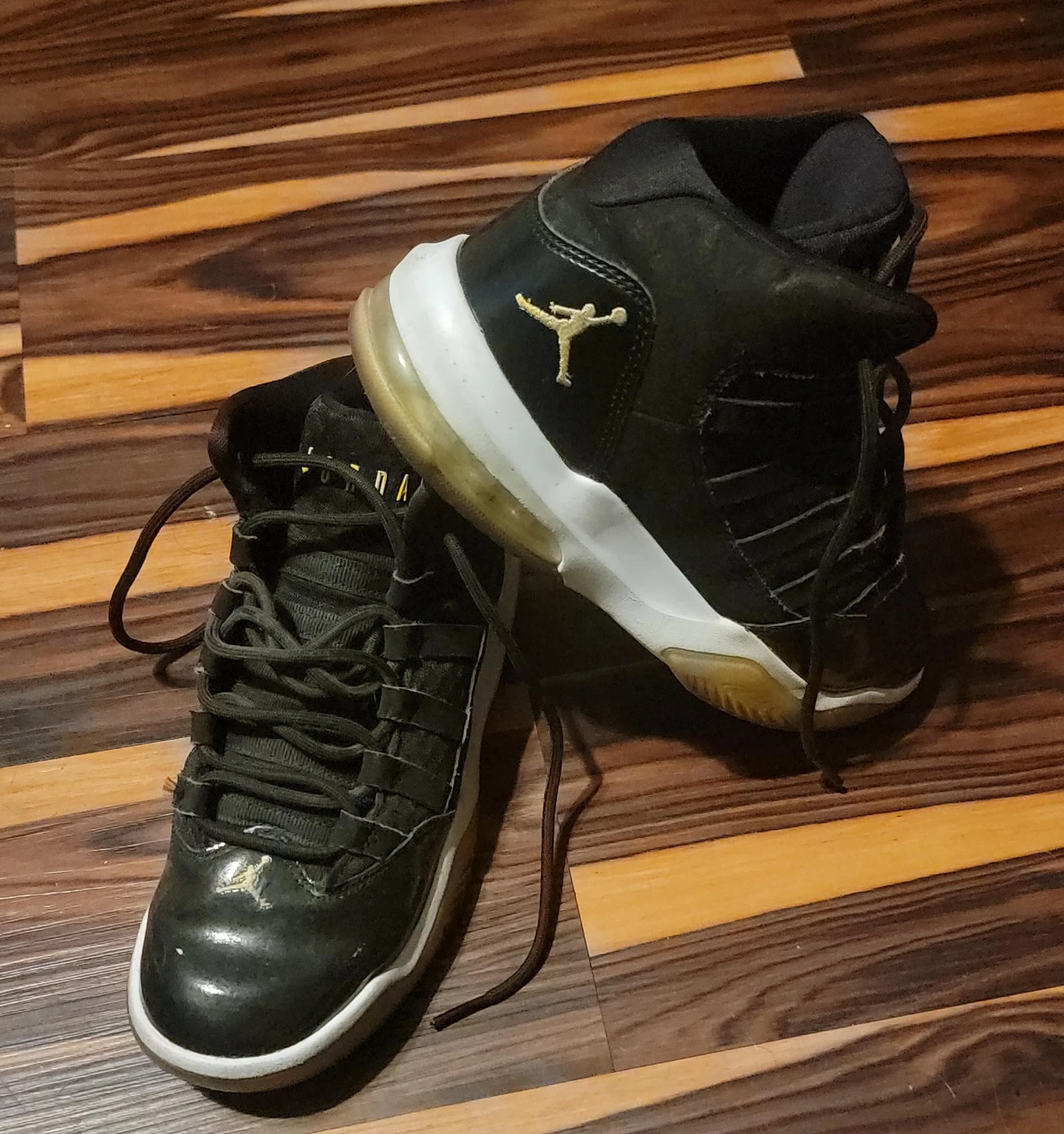 Jordan Max Aura Black and Gold Shoes