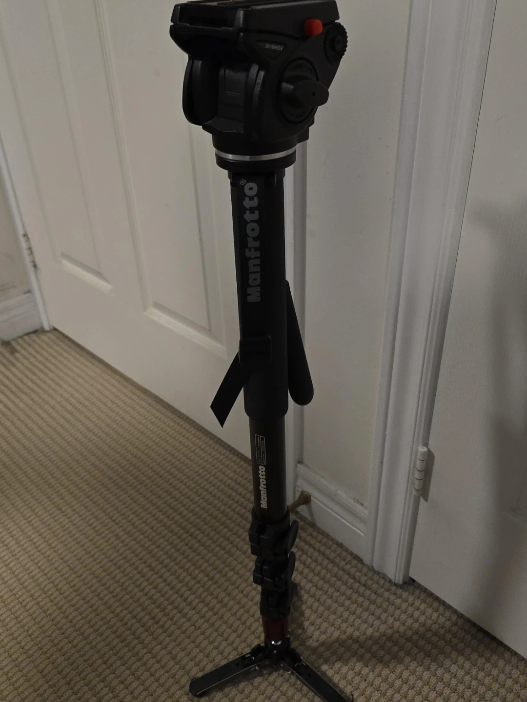 Manfrotto Monopod with 561HDV Fluid Head