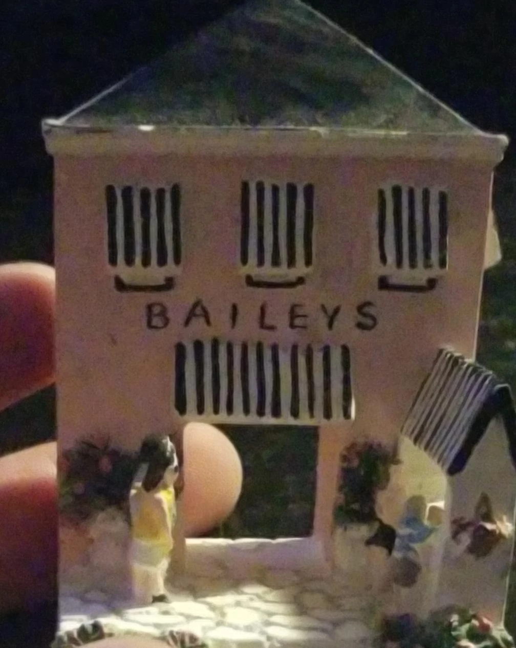 2002 Baileys Jamaica Limited Edition House Figurine