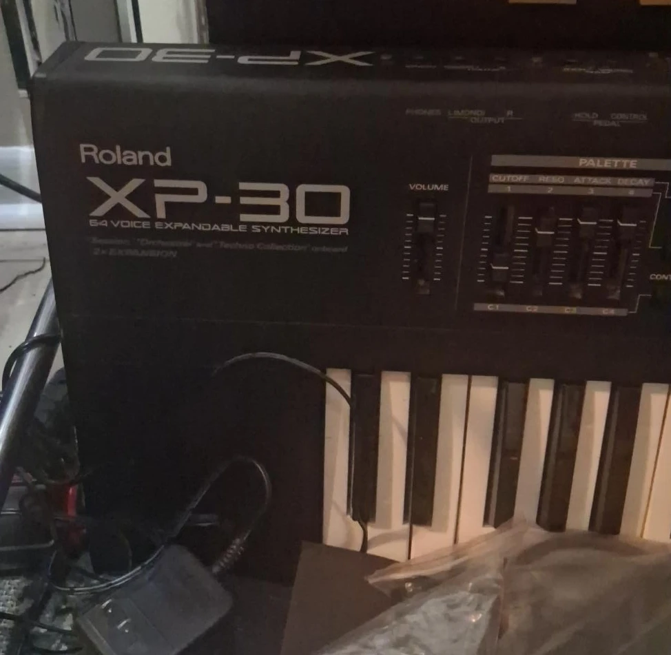 Roland XP-30 64-Voice Expandable Synthesizer