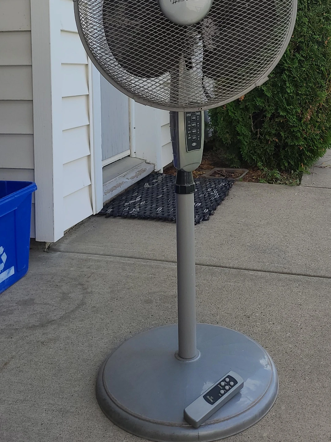 Standing Fan with Remote