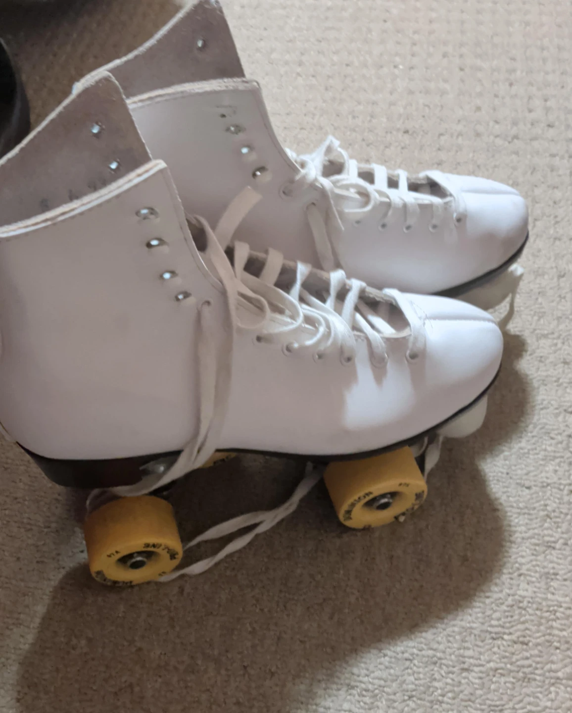 Riedell White Roller Skates size 8