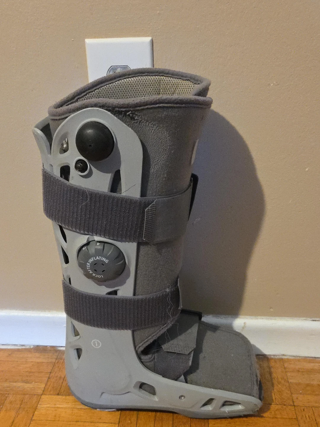 DonJoy AirSelect Walking Boot
