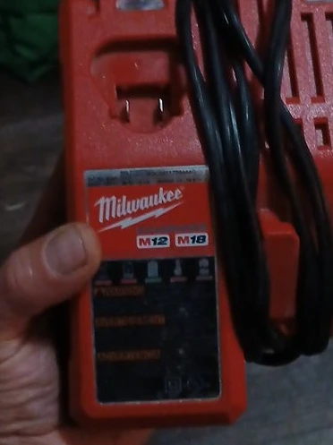 Milwaukee M12 and M18 Battery Charger