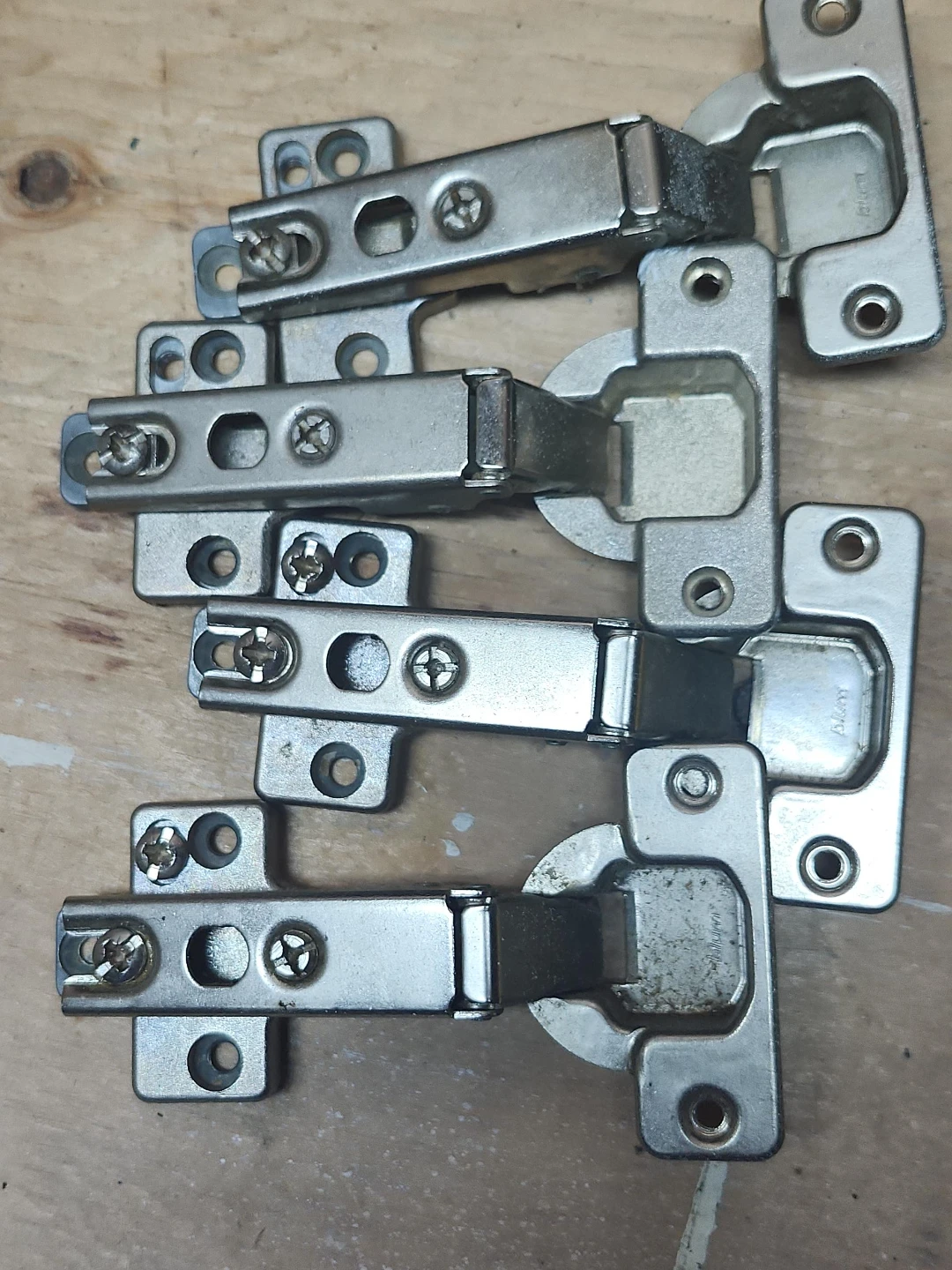 Set of 4 Kitchen Cabinet Hinges