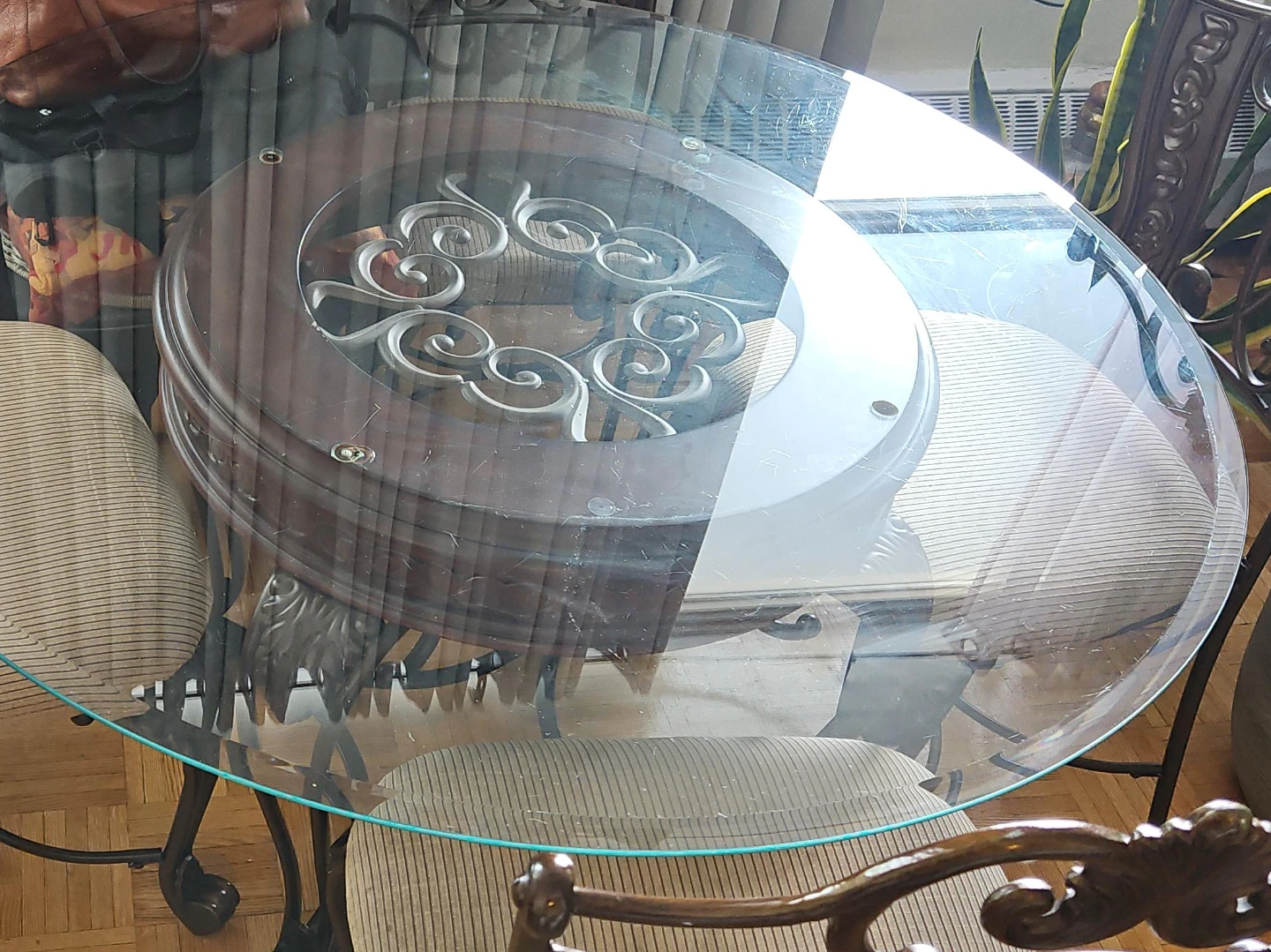 Wrought Iron and Glass Dining Table with 4 Chairs