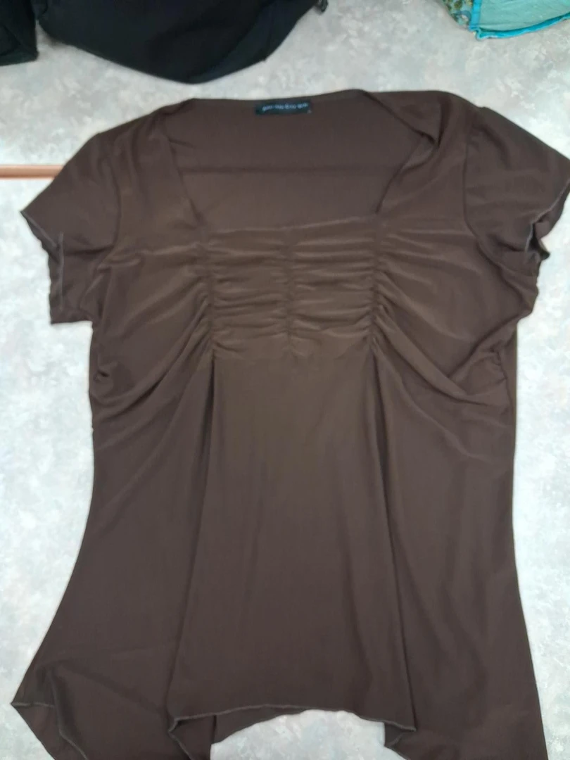 Brown ruched short-sleeve top