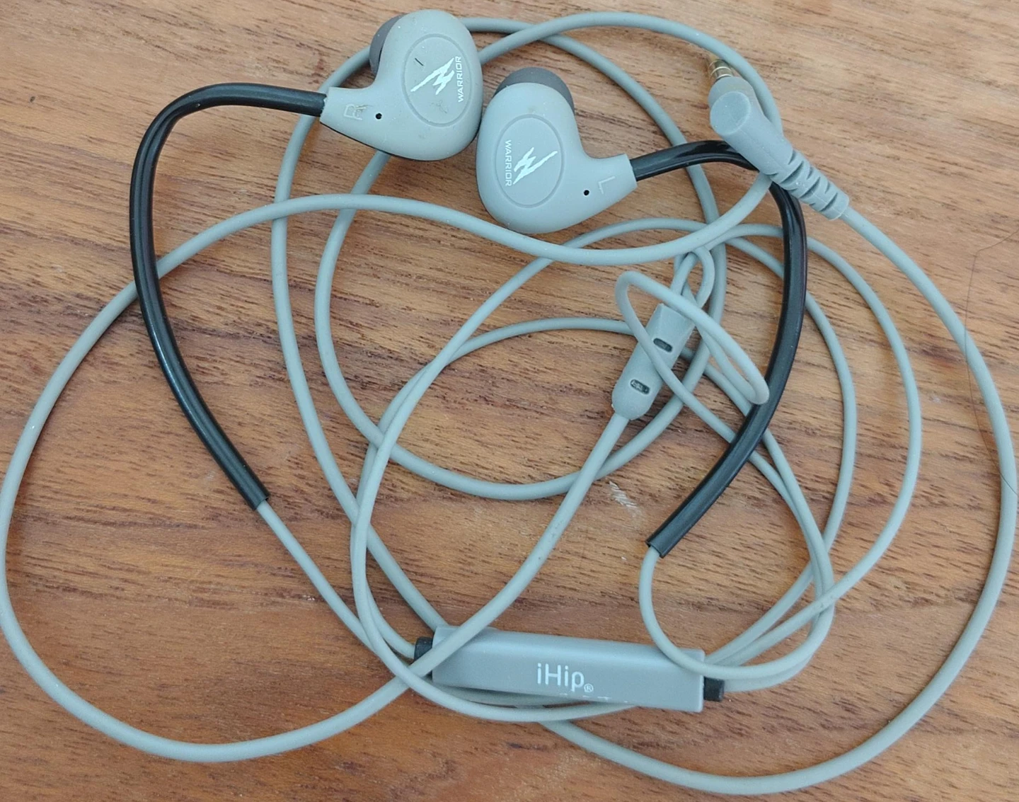 iHip Warrior Wired Earbuds