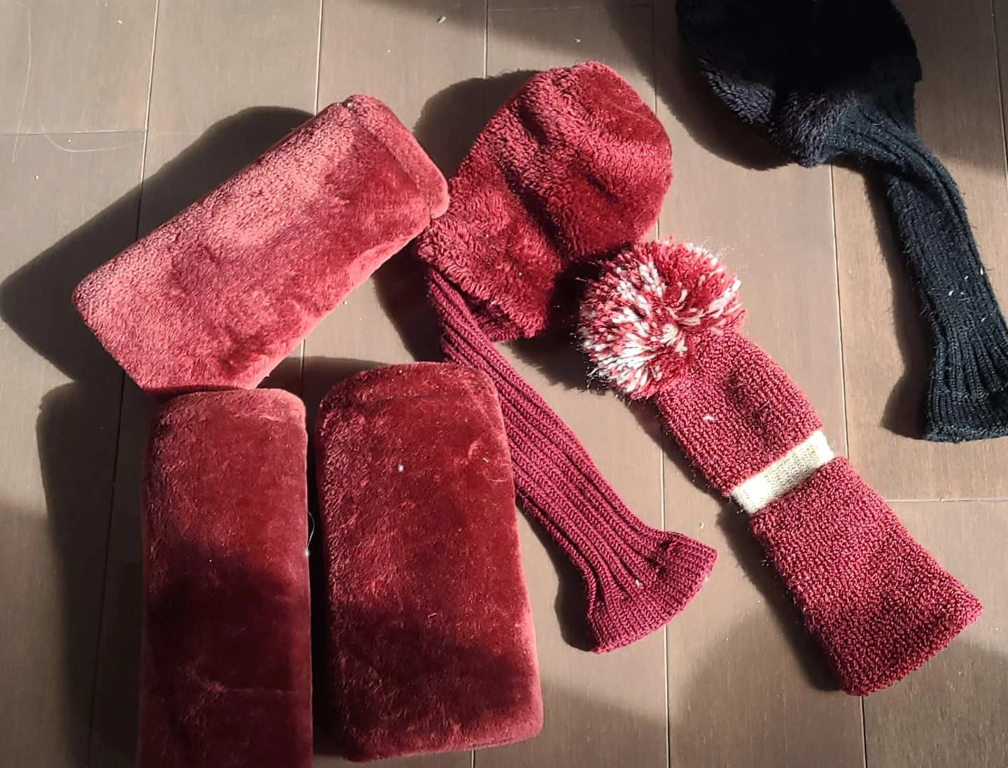 Set of fuzzy golf cub head covers